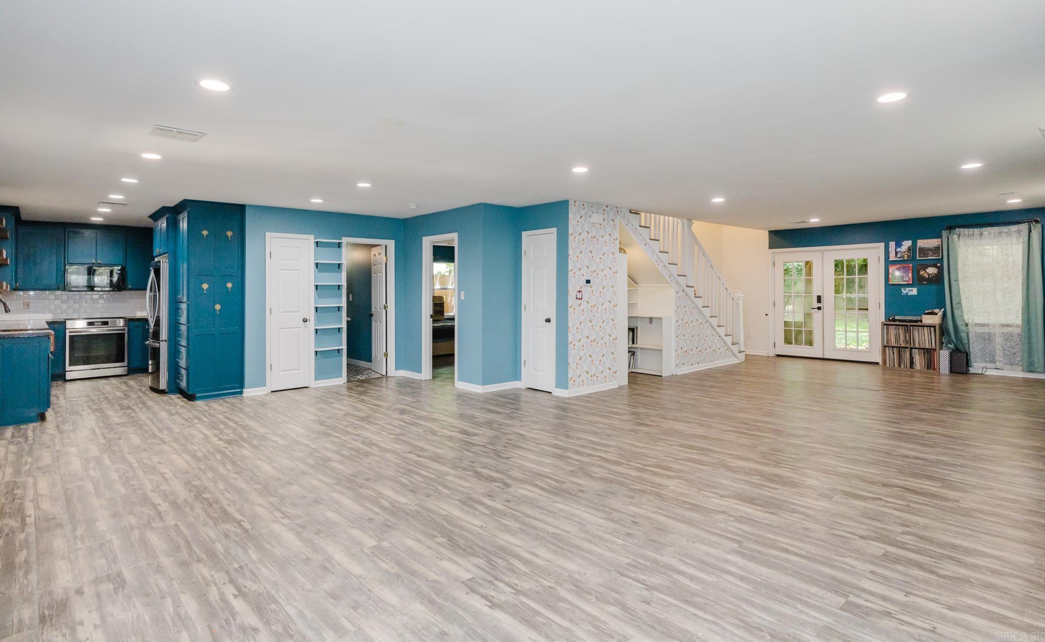 RIVERSIDE ADDN - Residential