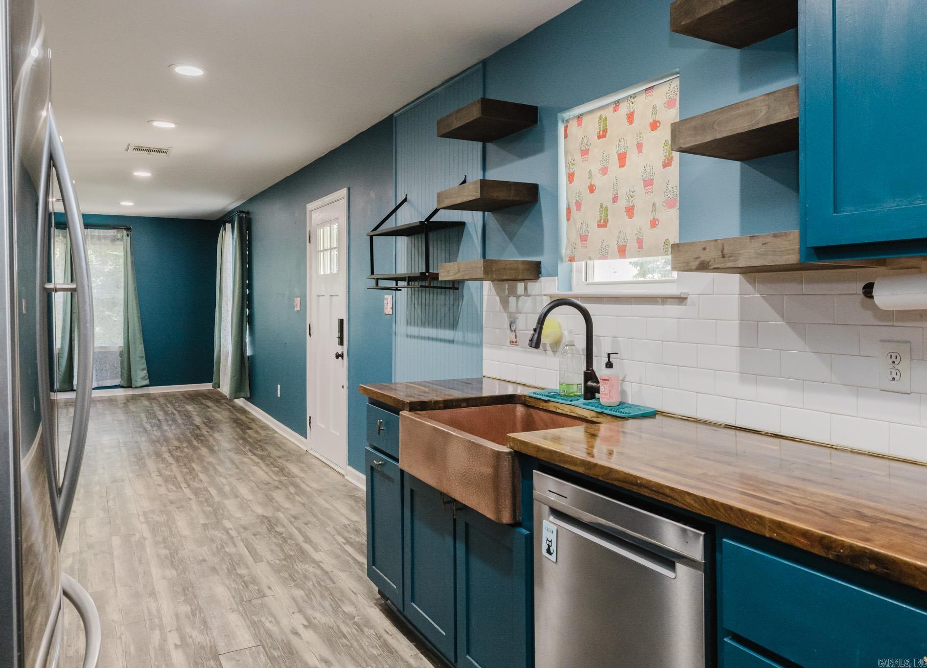 RIVERSIDE ADDN - Residential