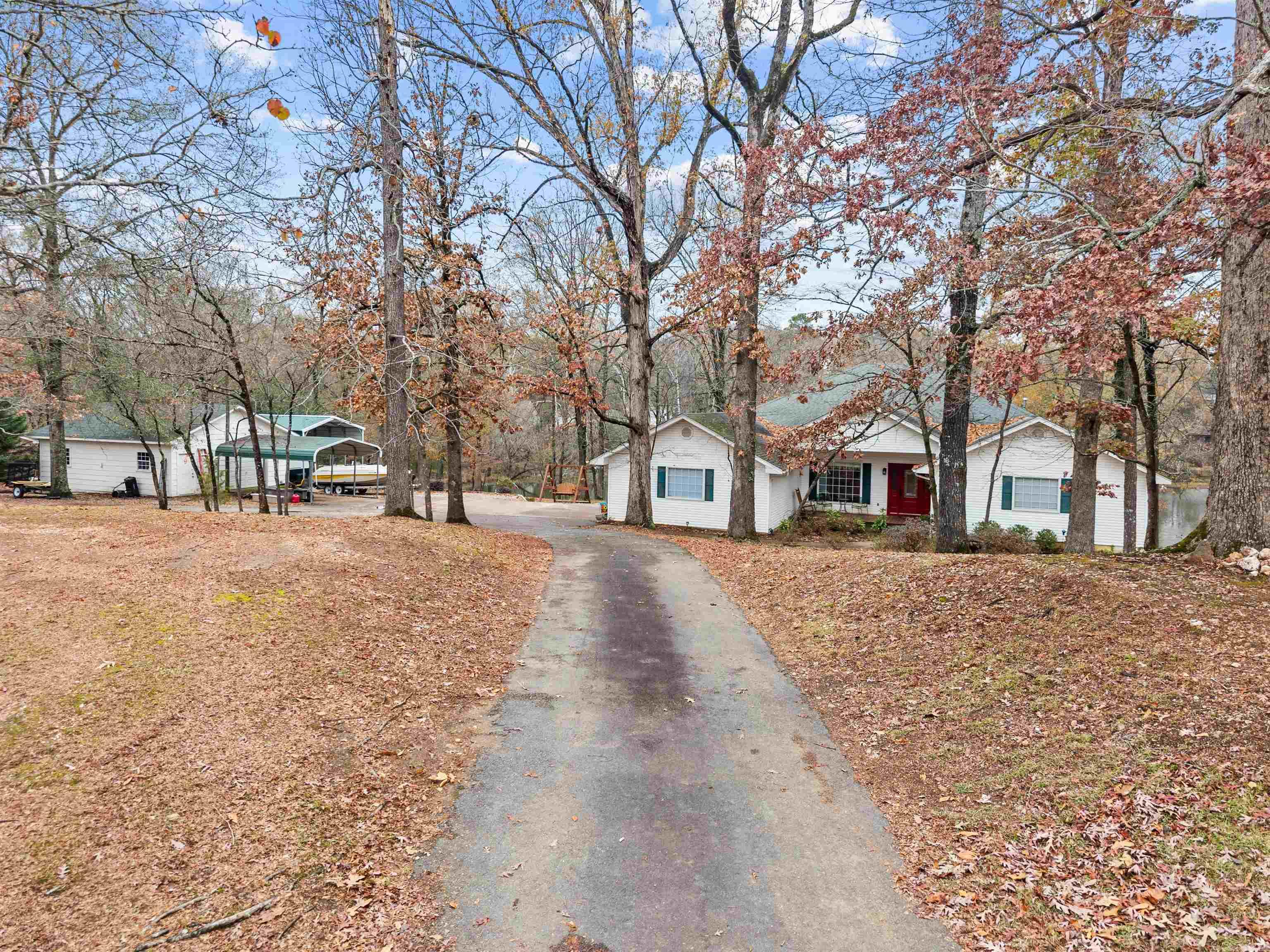 PEBBLE LAKE - Residential