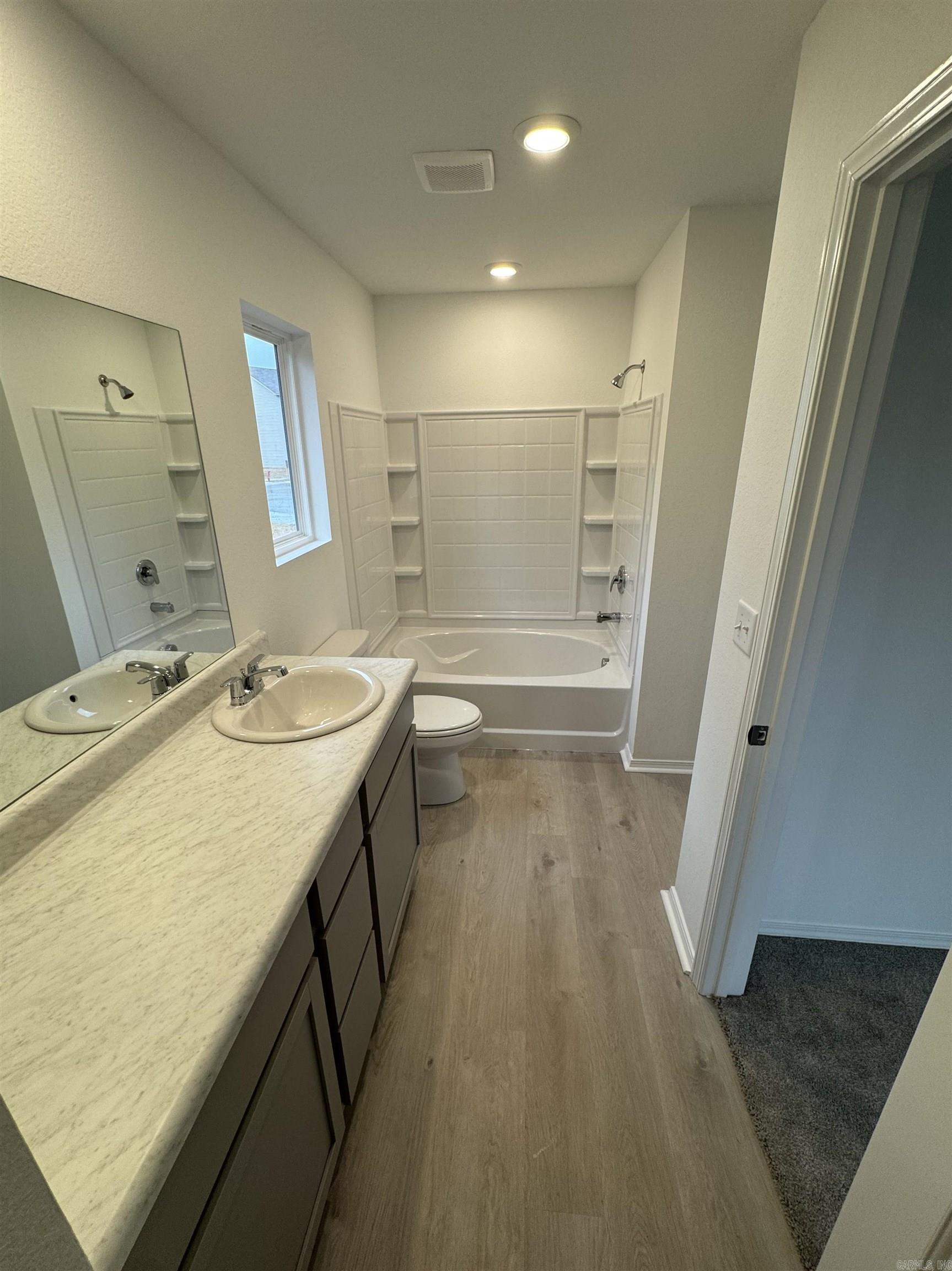 MIDLAND ESTATES PHASE 1 - Residential