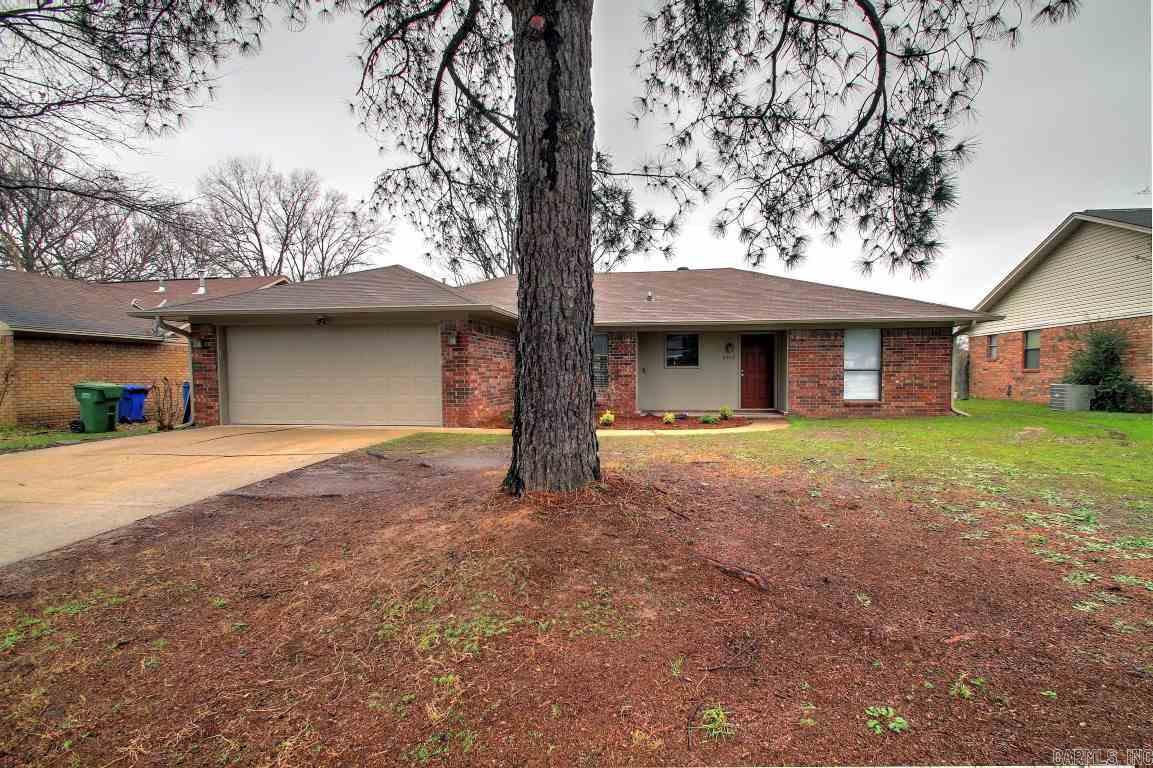 UCA parents dream! One and half block from UCA, newly remodeled 3 bedroom 2 bath home.  Vaulted ceiling in living-room, split floor plan, wood burning fireplace, new handscraped hardwood floors, new stainless steel stove & dishwasher.  New carpet, freshly painted, new tile floors in both baths, landscaped.  Heat & Air has been checked by licensed professional, new garage door with opener, new fence in front.  See Agents remarks