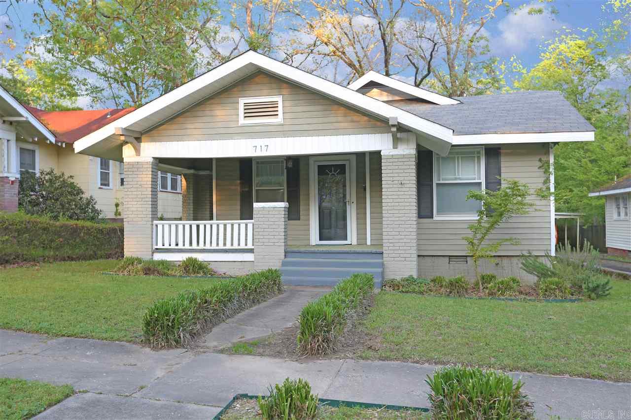 This wonderful 3BR/1BA one level home is located 2 blocks south of Kavanaugh and 1 block east of Van Buren... right in the middle of the Hillcrest neighborhood. Amenities include CH/CA, hardwood floors, a charming front porch and a fenced-in back level yard with deck. Terms - 1 Year Lease
