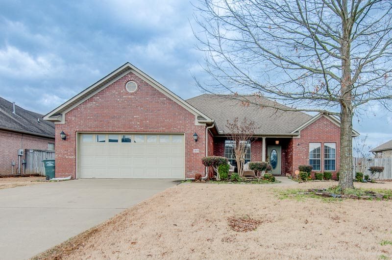 Beautiful, well kept home in the Southwind Subdivision in West Conway. This home has 3 bedrooms/2 baths and a nice sized office.  With new hardwood floors this feature is a sweet bonus.  This home is centrally located near shopping, schools, and business.  This one is a must see! Schedule your tour today.