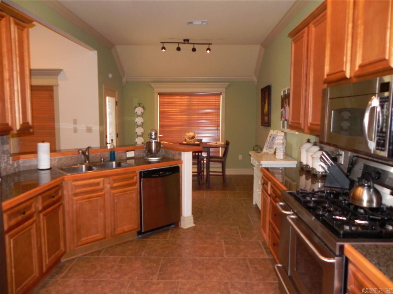 COUNTRY CLUB OF ARK THE - Residential