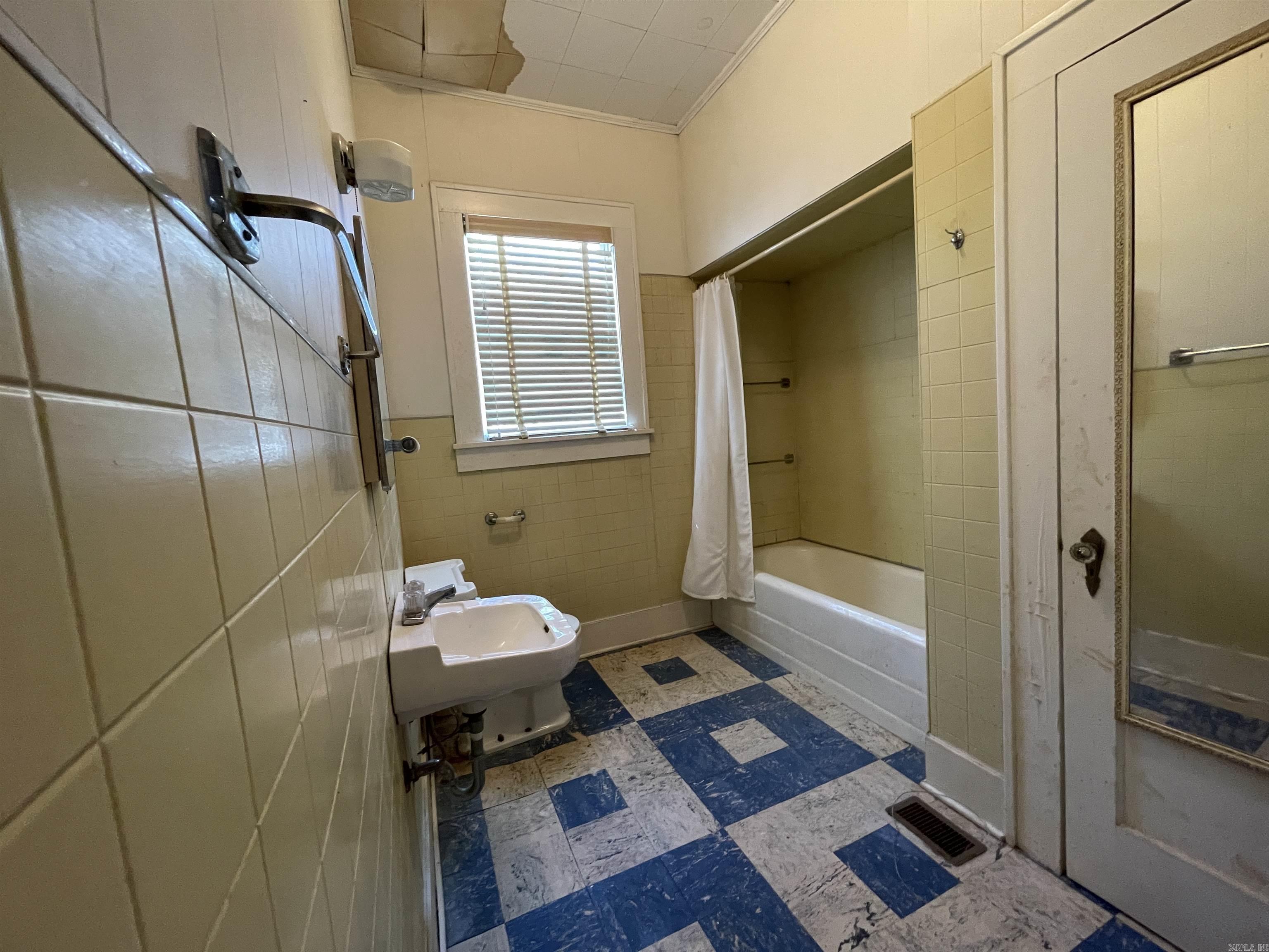 W L BRADLEY ADDN - Residential