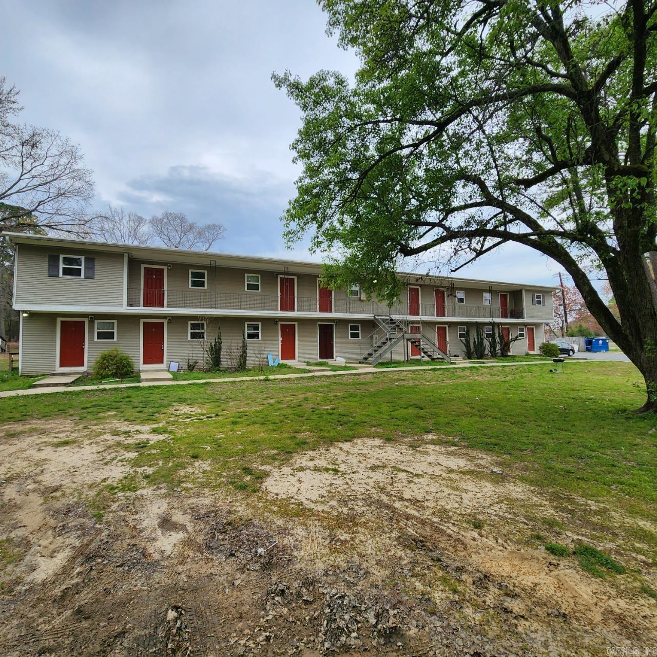 Great 1BD/1BA apartments right down the road from Baker Elementary. Luxury vinyl flooring throughout. Close to shopping, dining, and much more! The lease for this property is for 18 months with a 3% increase after the first year. Income has to be 3x the amount of rent unless you have a housing voucher. Visit our office today or schedule through our Hoffman Team Real Estate website.