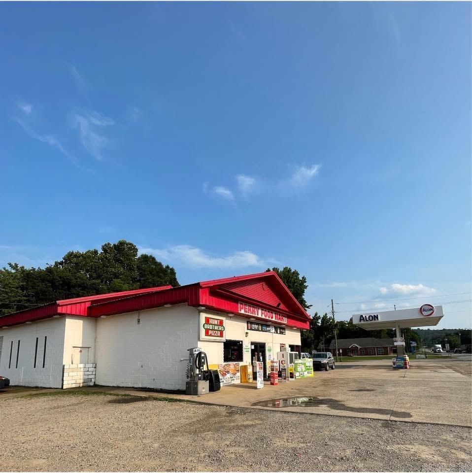 Great location for a C Store lease. Business is already in operation and owner wants to lease the building and business out to the right client. Call listing agents for leasing information.