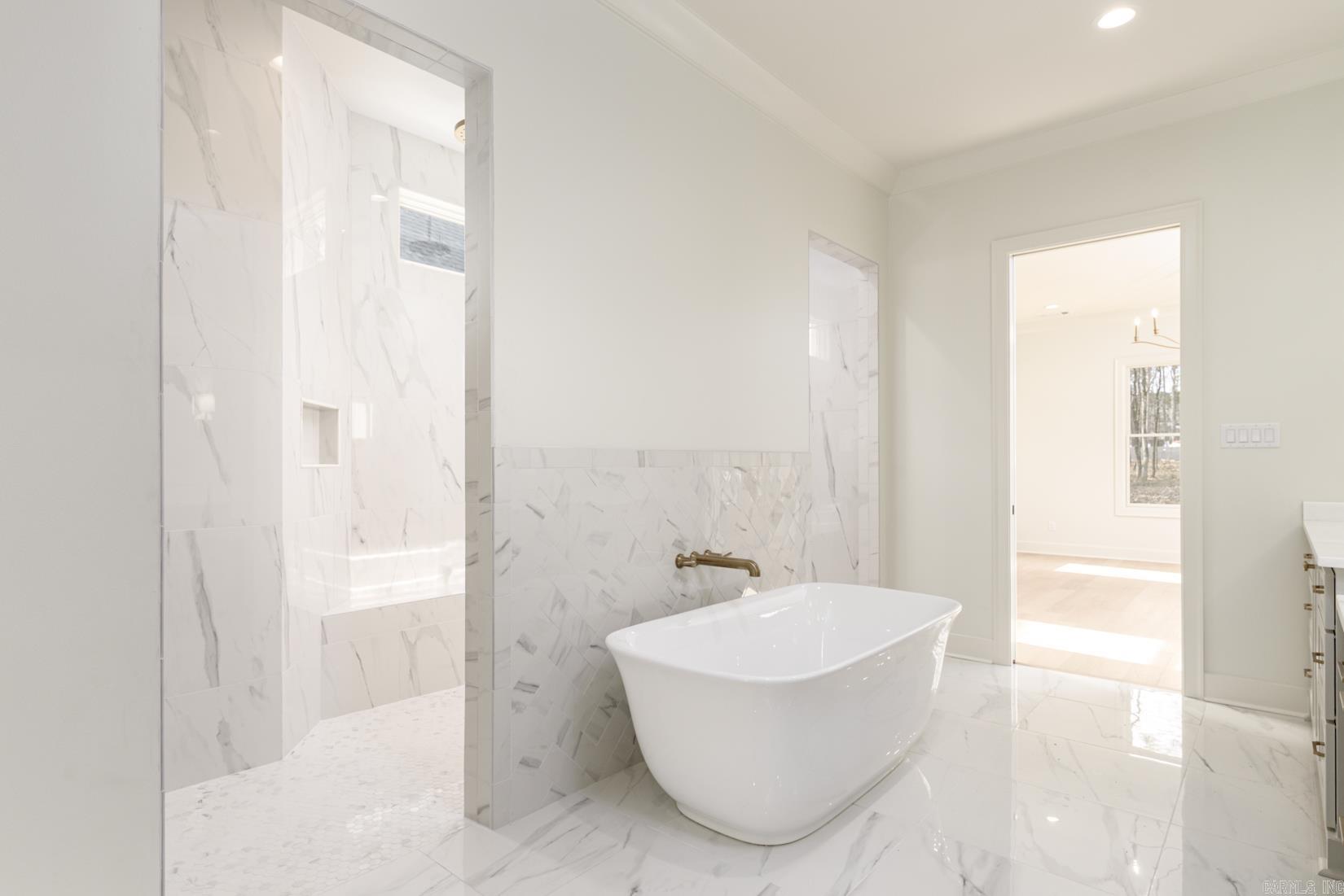 CHENAL VALLEY "MIRAMONT CIRCLE" - Residential