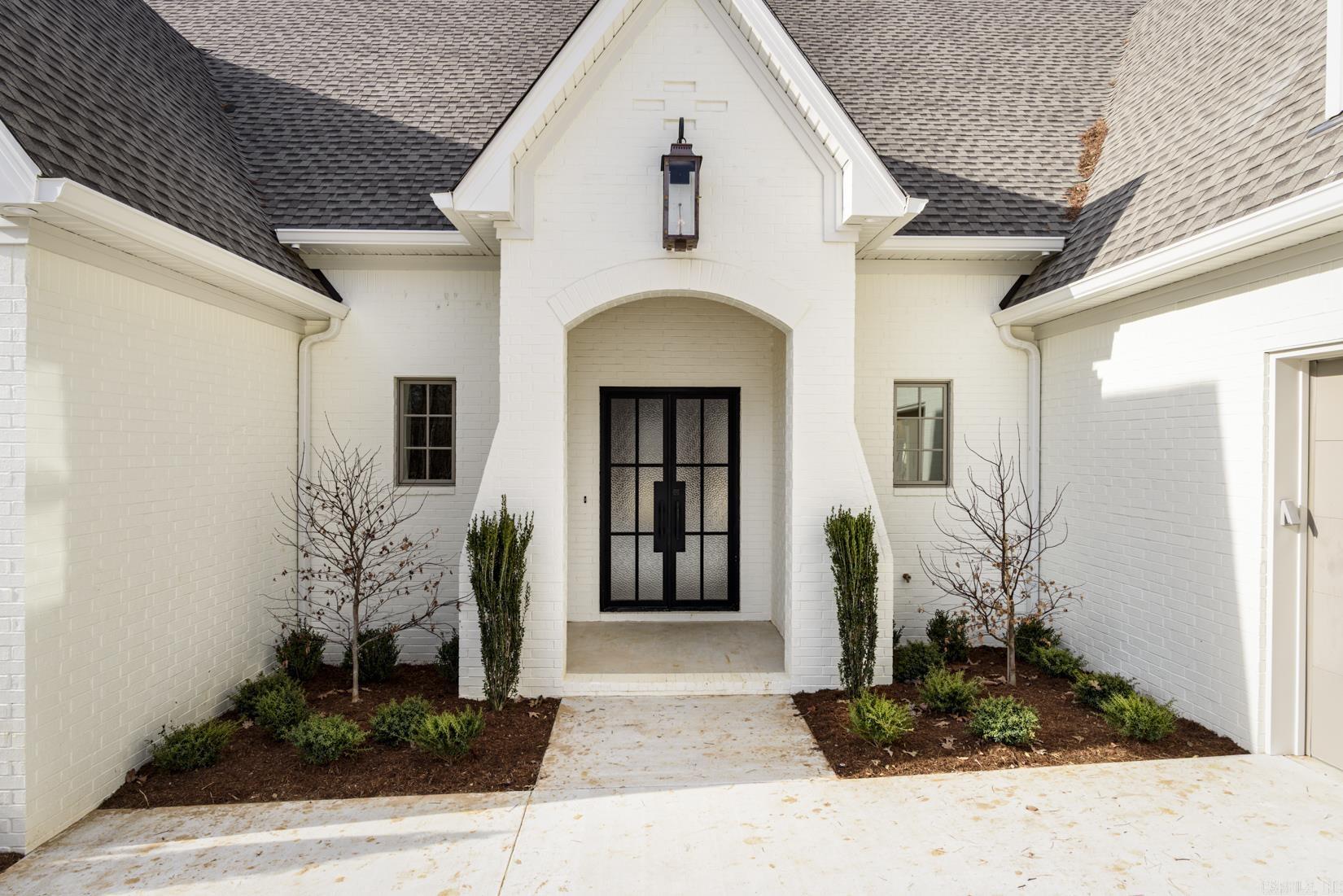 CHENAL VALLEY "MIRAMONT CIRCLE" - Residential