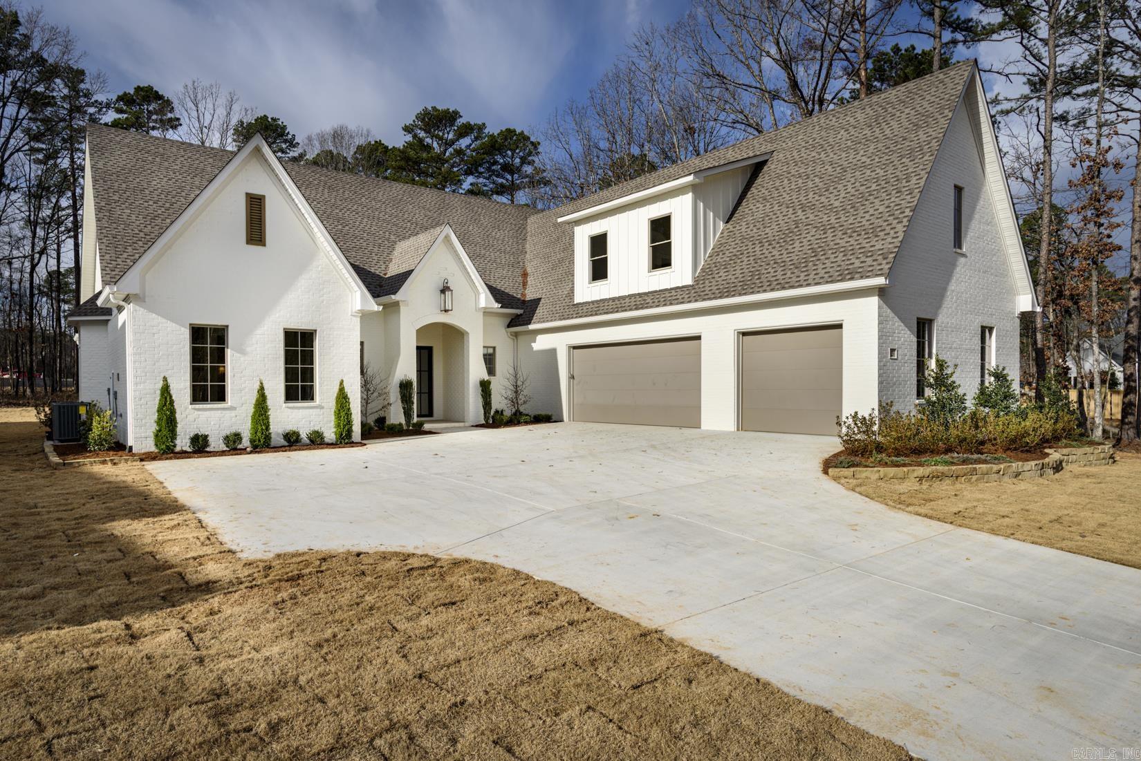 CHENAL VALLEY "MIRAMONT CIRCLE" - Residential