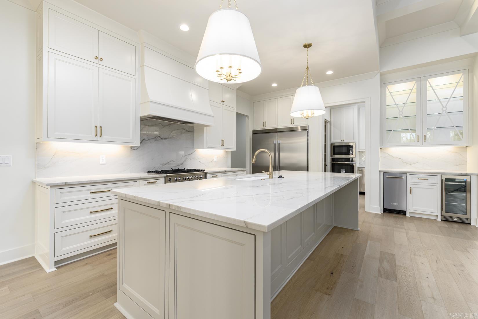 CHENAL VALLEY "MIRAMONT CIRCLE" - Residential