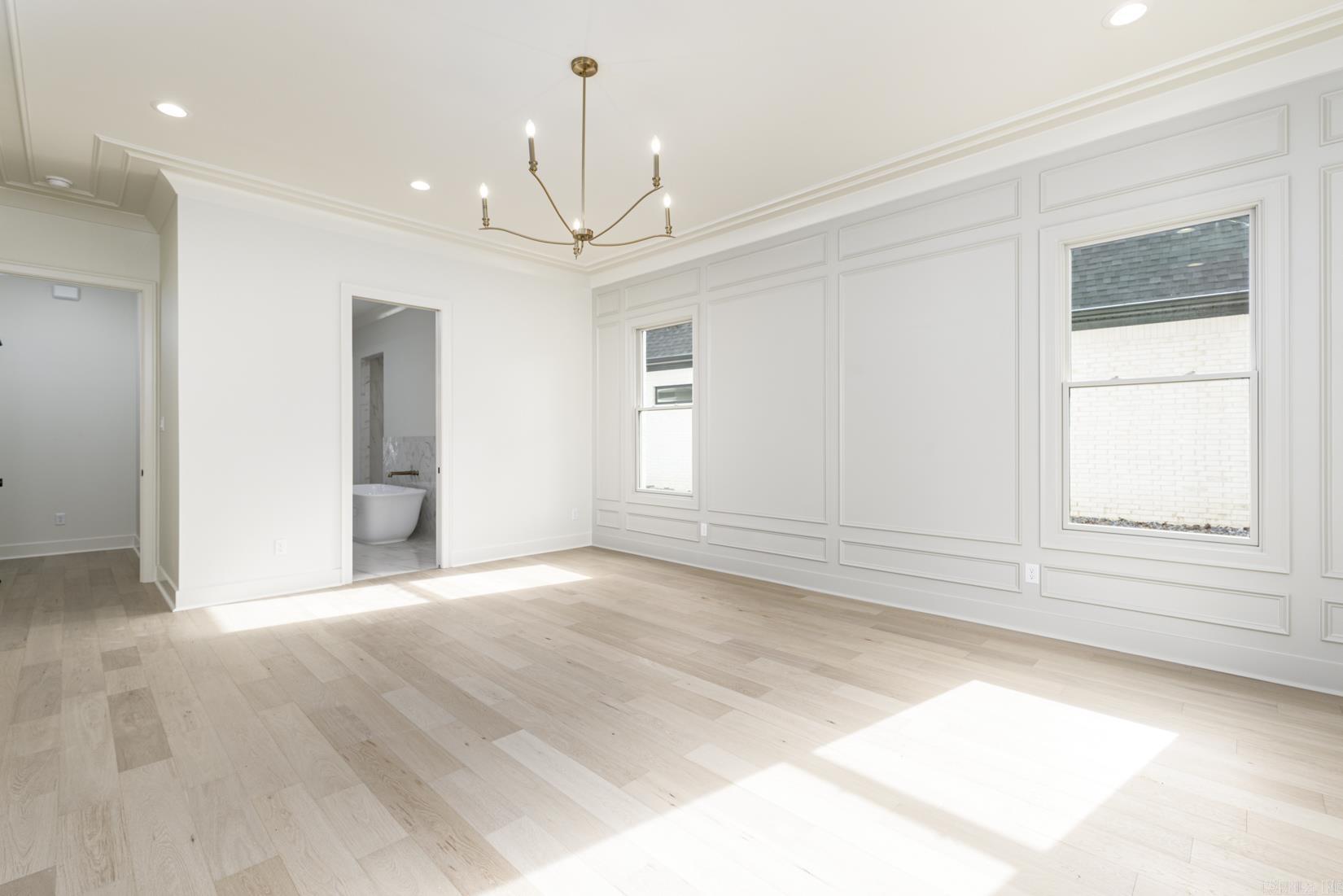 CHENAL VALLEY "MIRAMONT CIRCLE" - Residential