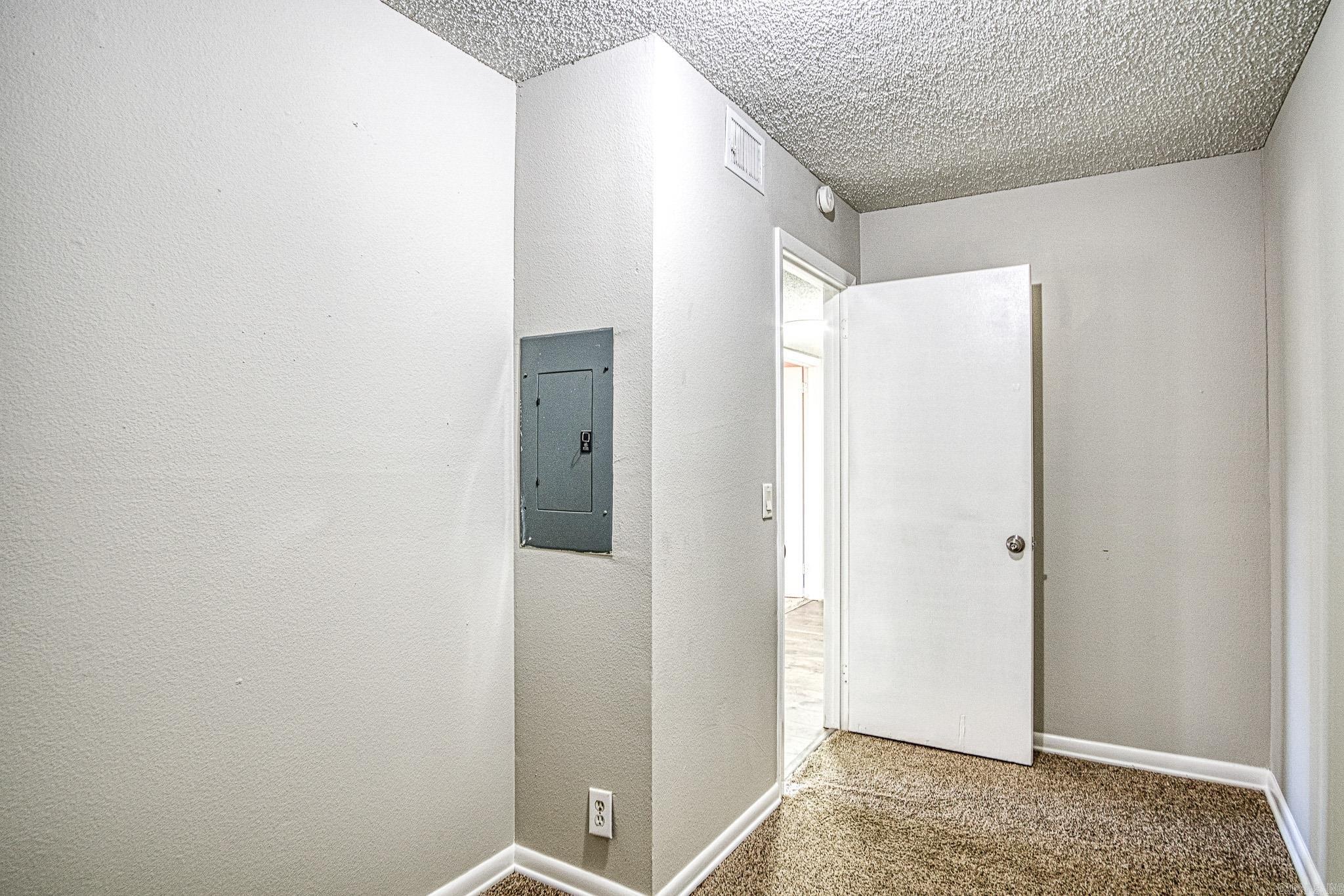 VALENCIA COURTS - Residential
