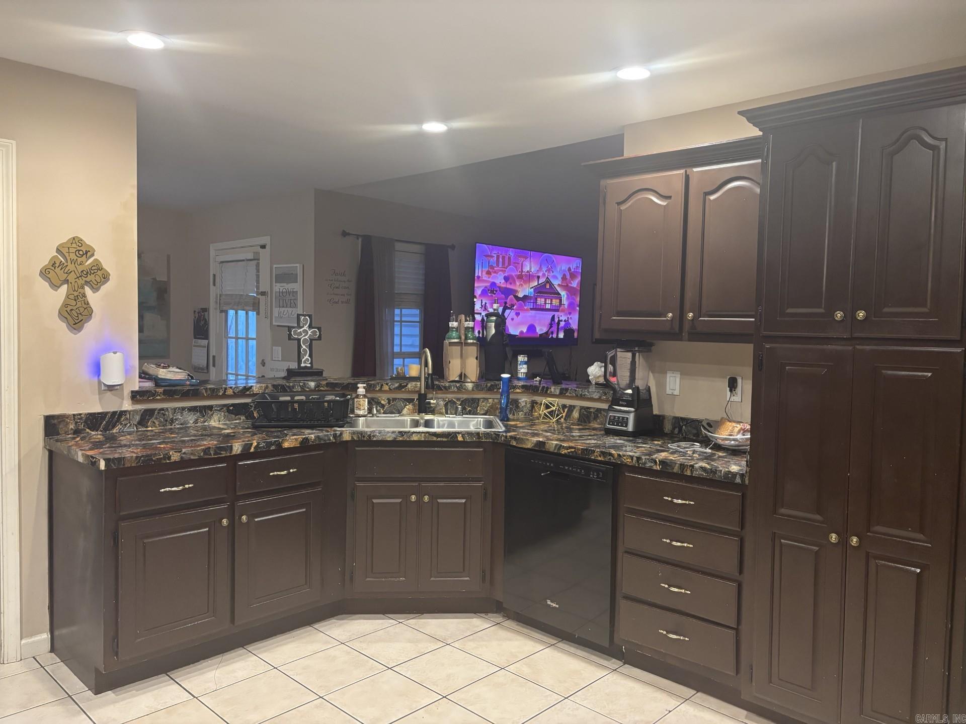 COLONY PARK - Residential