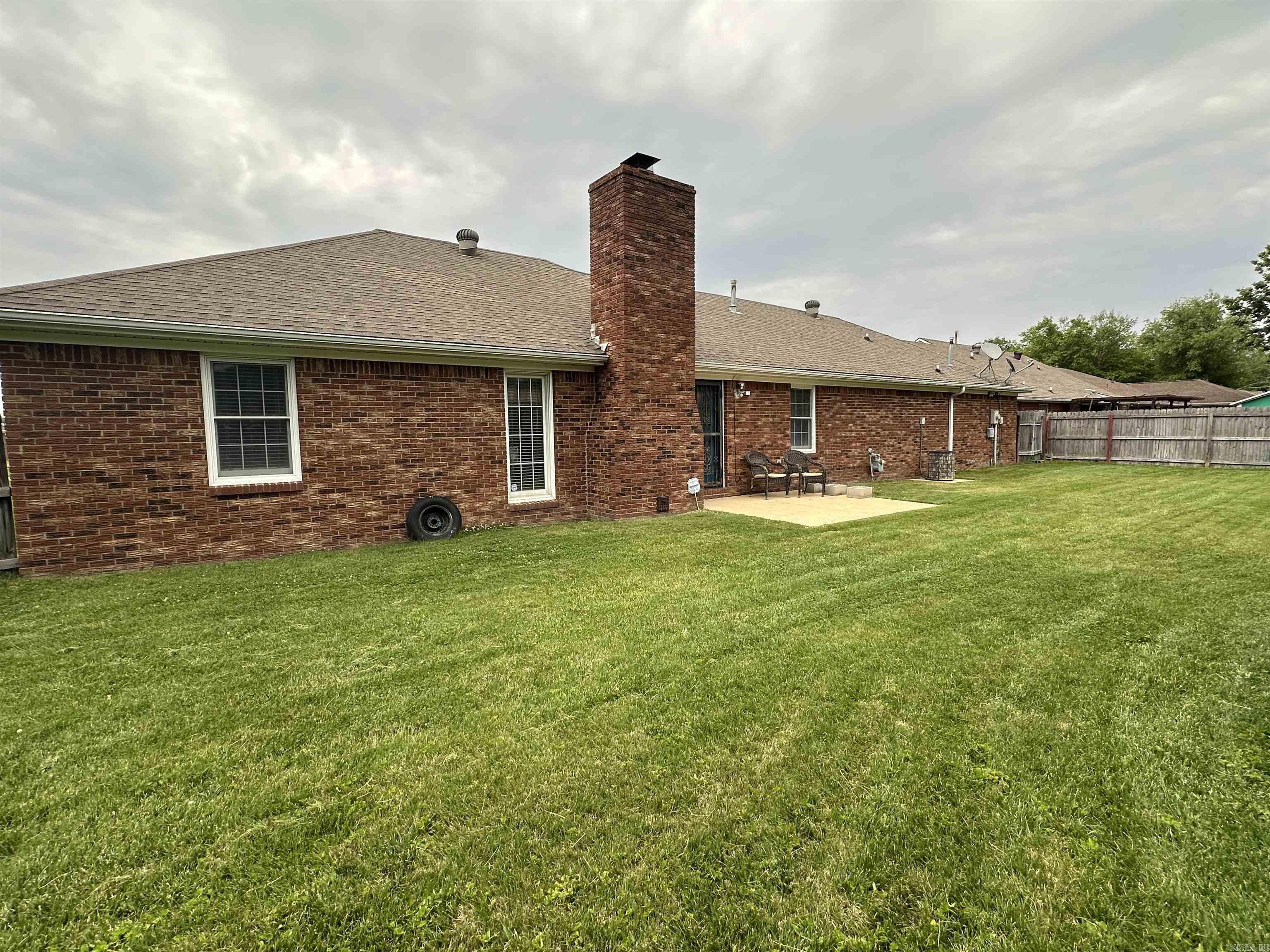 RIVER OAKS - Residential
