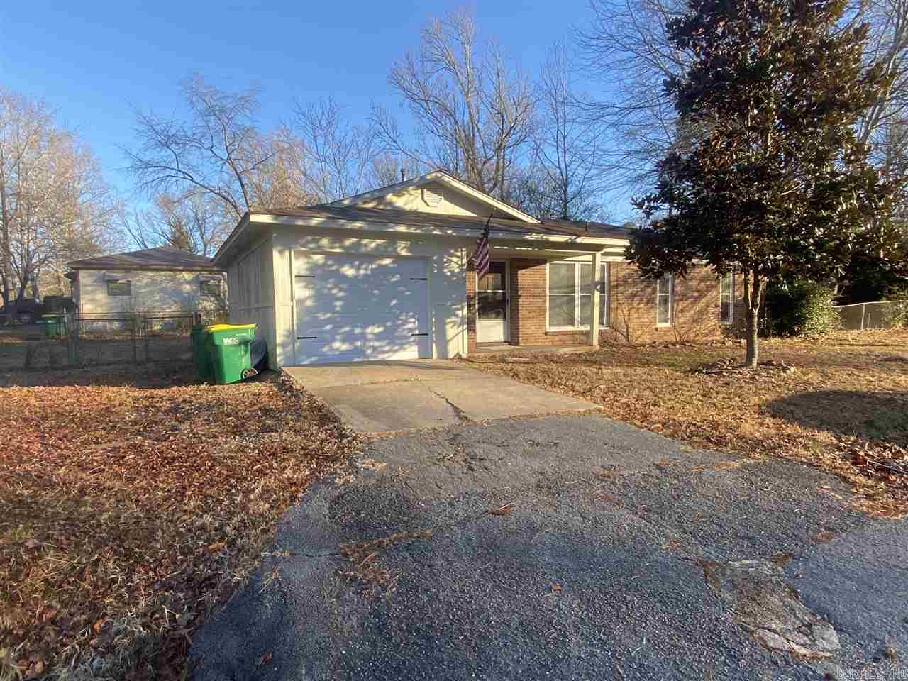 Updated 3 bedroom 2 bath home with garage. Eat in kitchen and dining room. Fenced back yard with plenty of space. Pets are case by case. Kitchen appliances included. Gas, water & electric to be provided by tenant. Apply online at c21prjxrentals.com. Lease terms: $975 security deposit, $40 application fee.