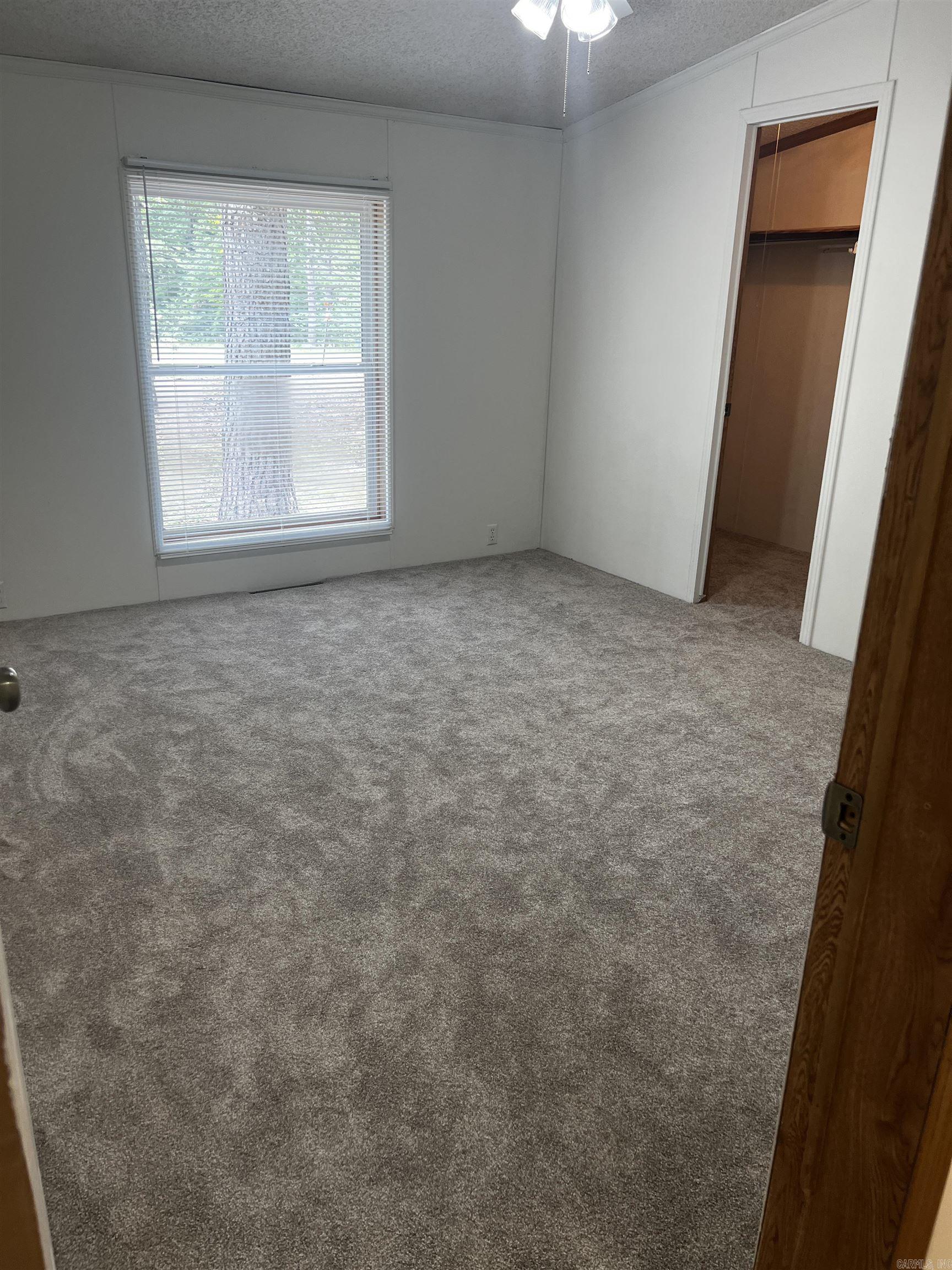 HUNTERS RUN - Residential