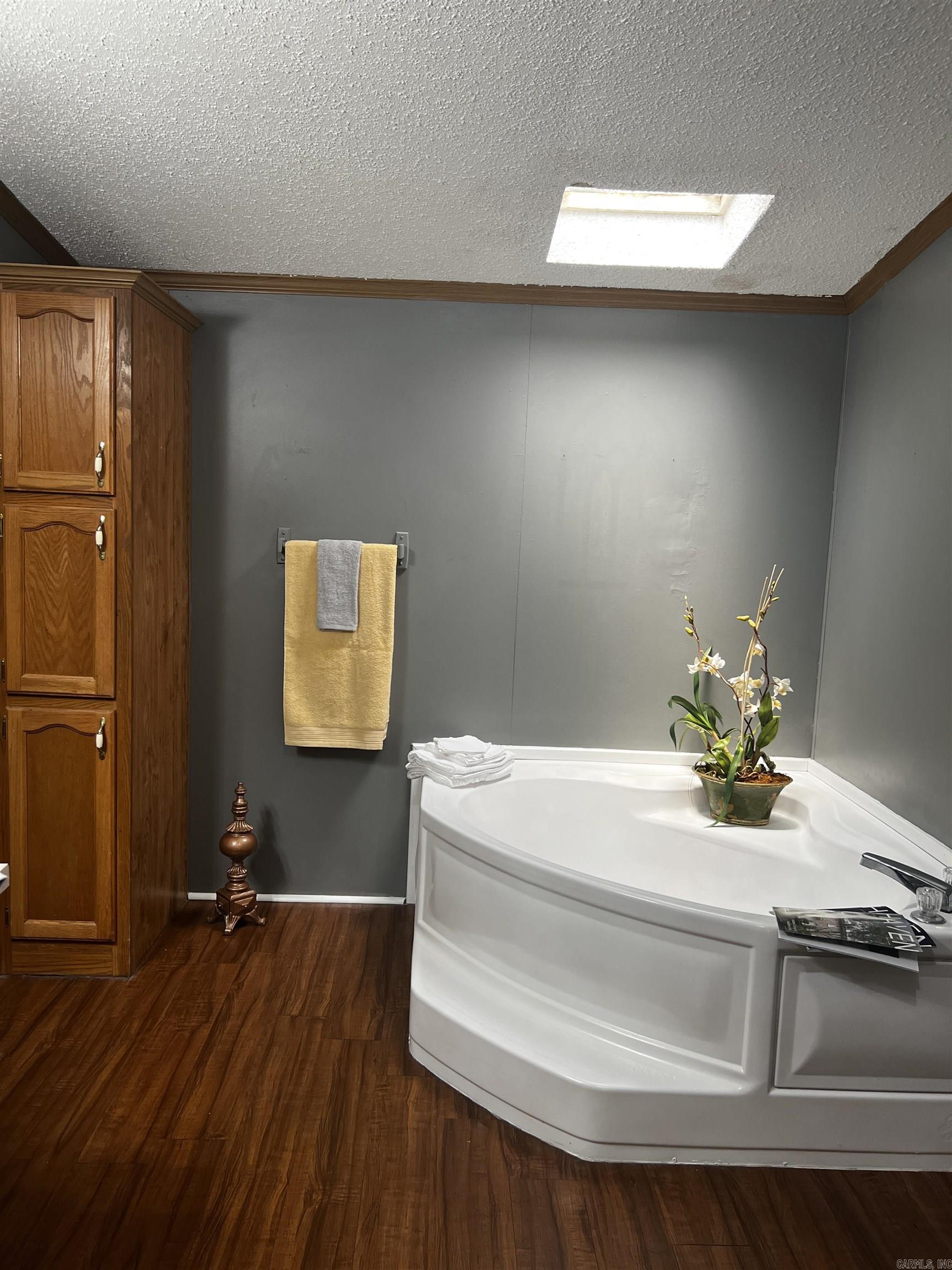 HUNTERS RUN - Residential
