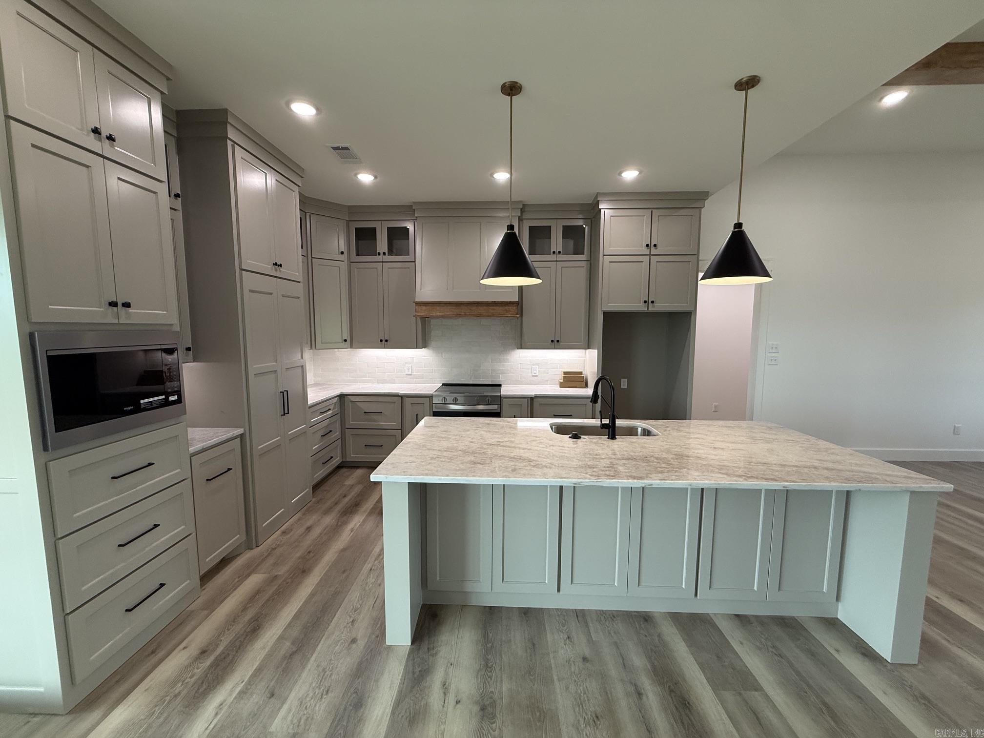 REPUBLICAN VALLEY ESTATES - Residential