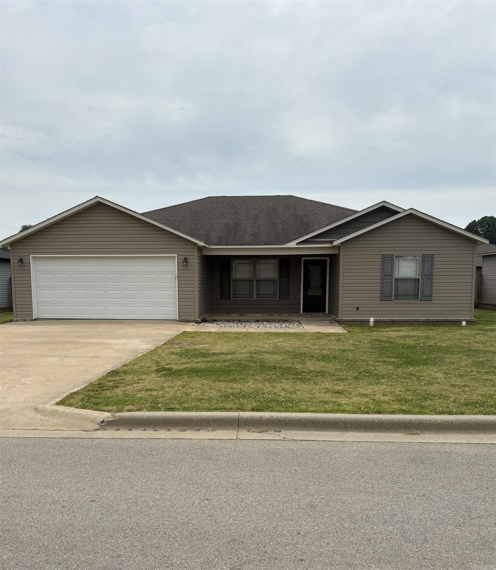 Call Agent before showing. Property is vacant. Seller is offering a paint allowance to cover walls, ask agent.