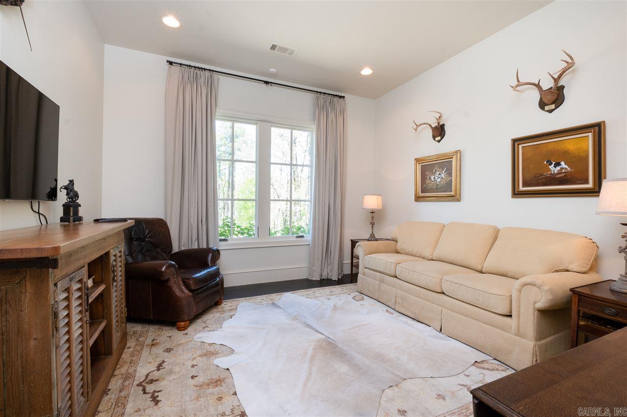 CHENAL DOWNS - Residential