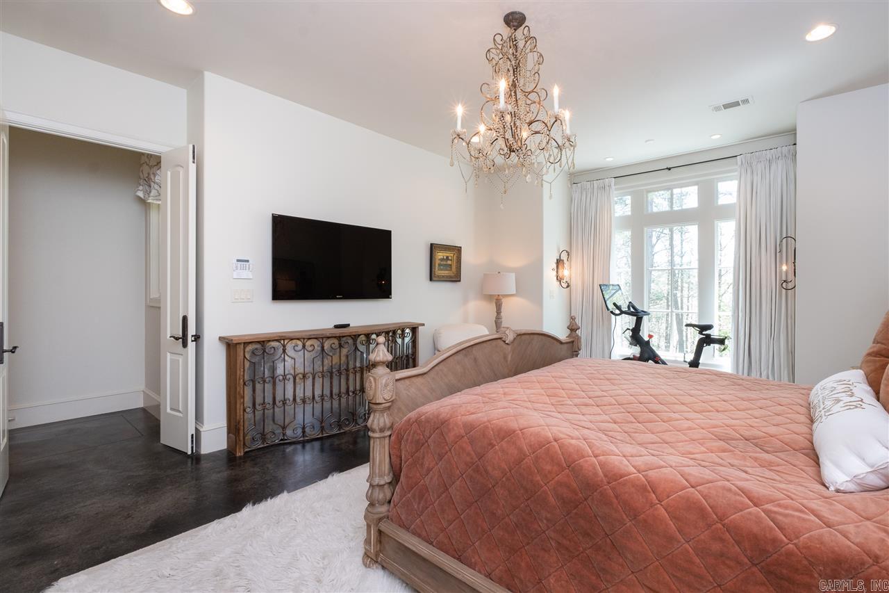 CHENAL DOWNS - Residential