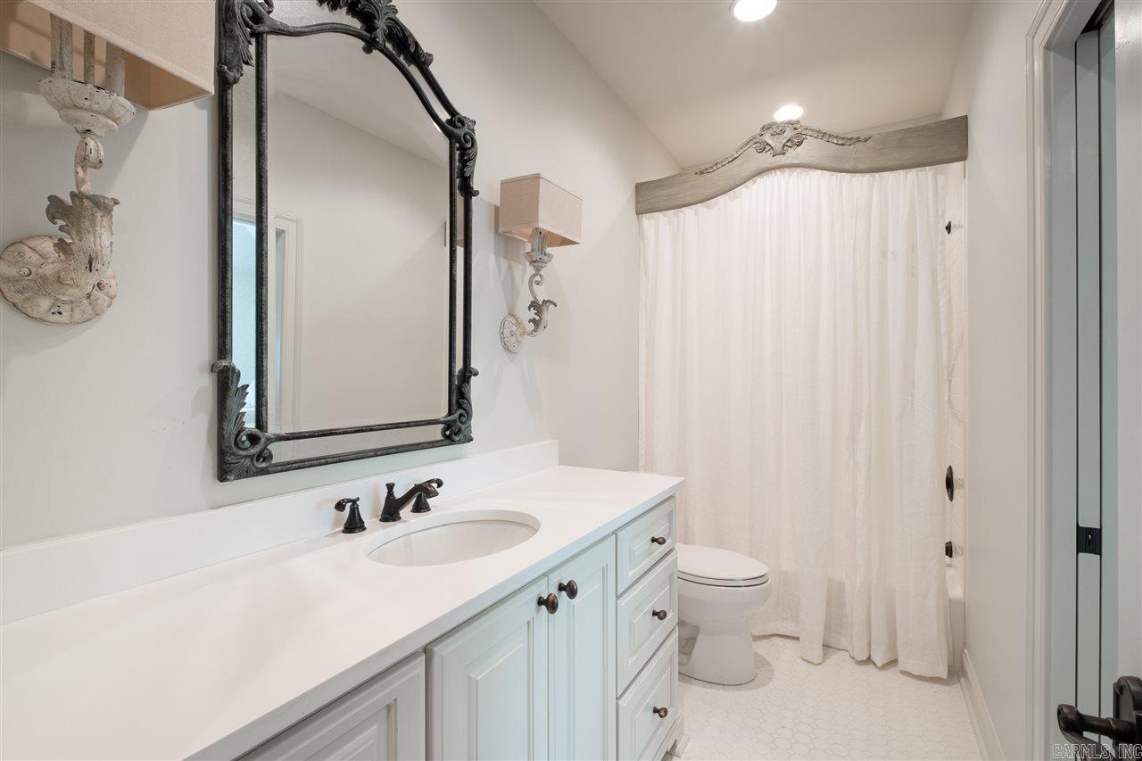 CHENAL DOWNS - Residential