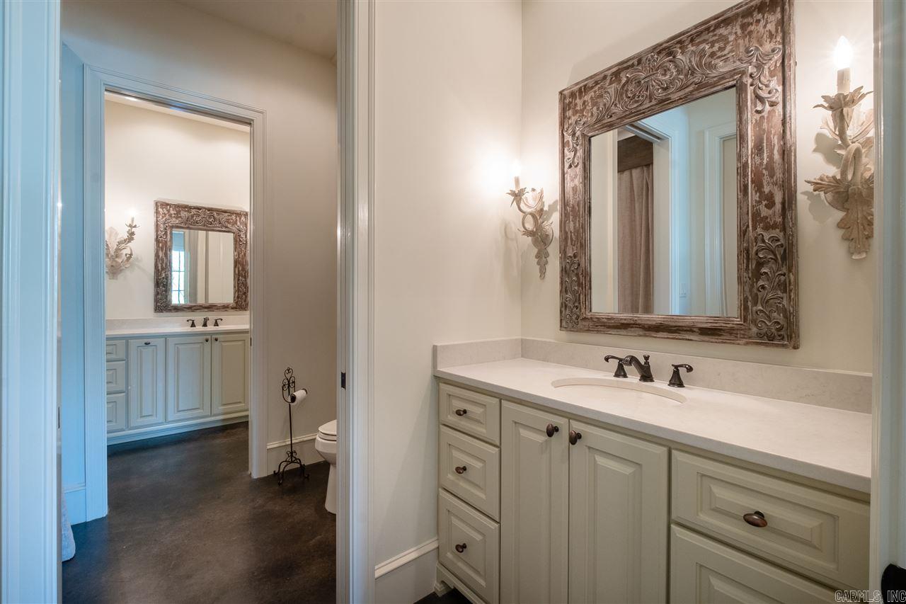 CHENAL DOWNS - Residential