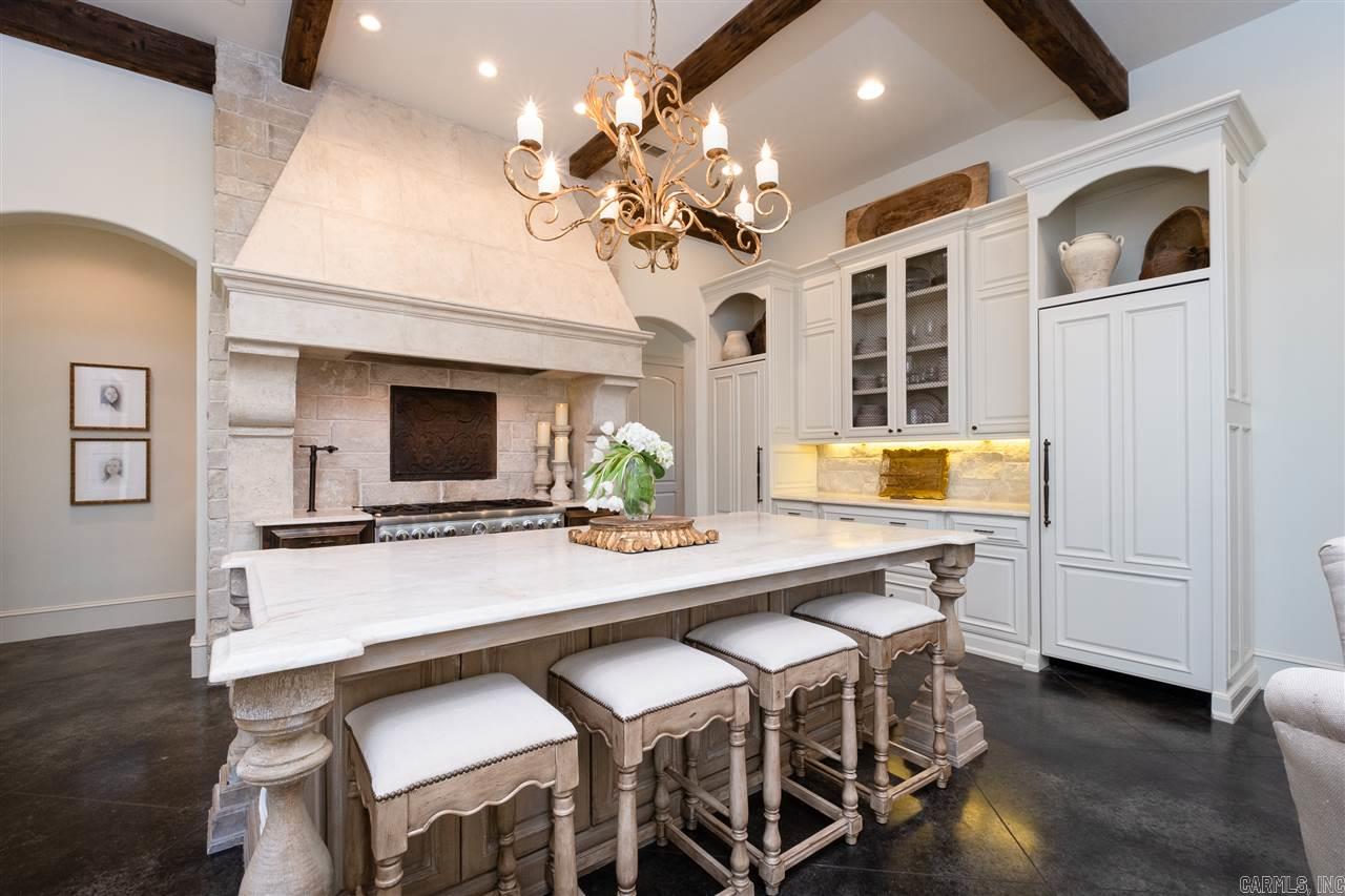 CHENAL DOWNS - Residential