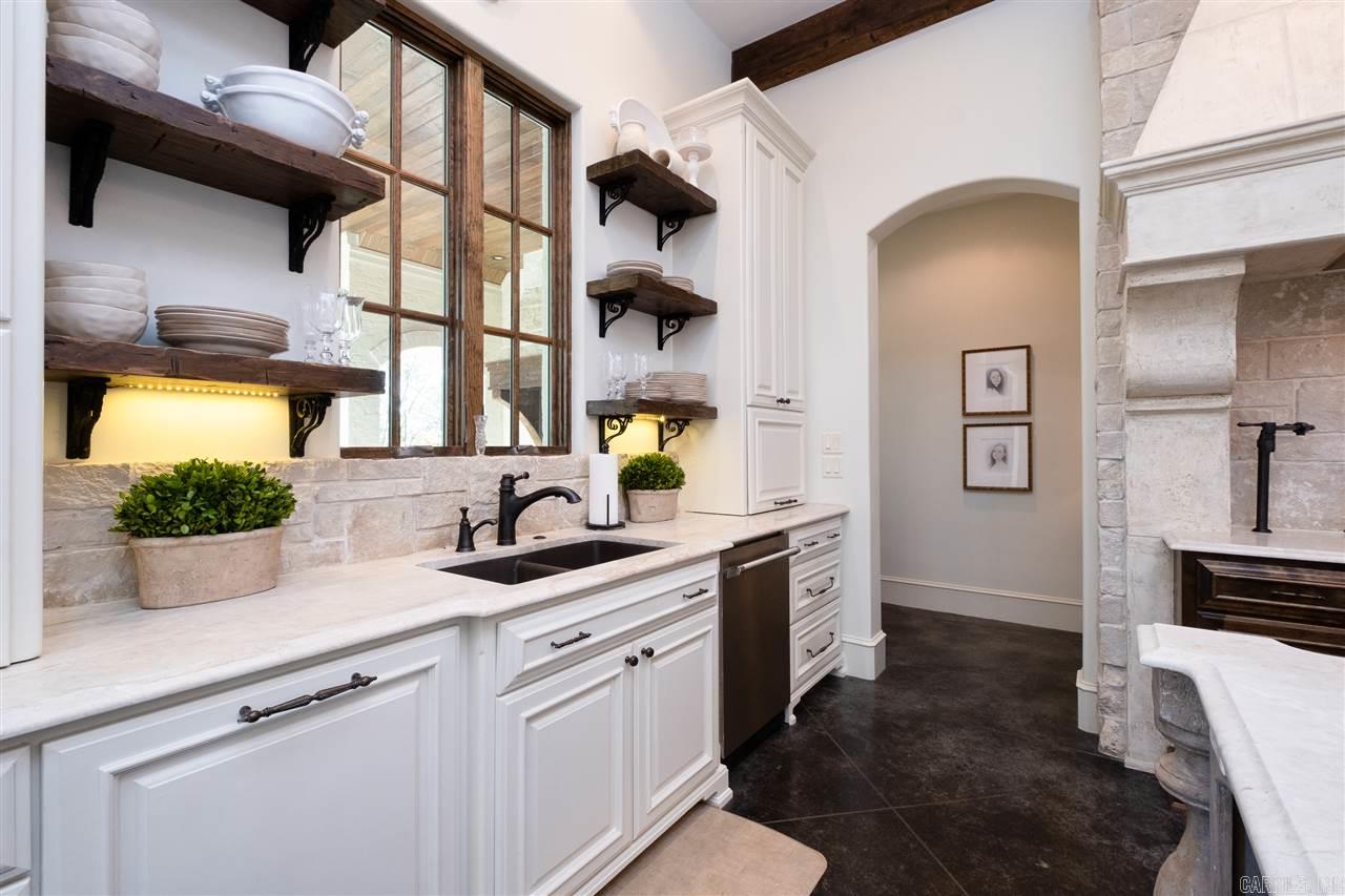 CHENAL DOWNS - Residential