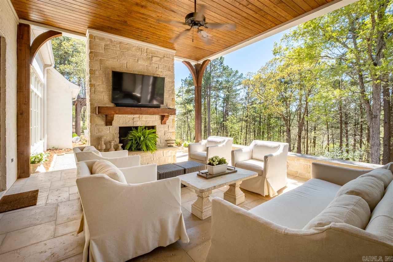 CHENAL DOWNS - Residential