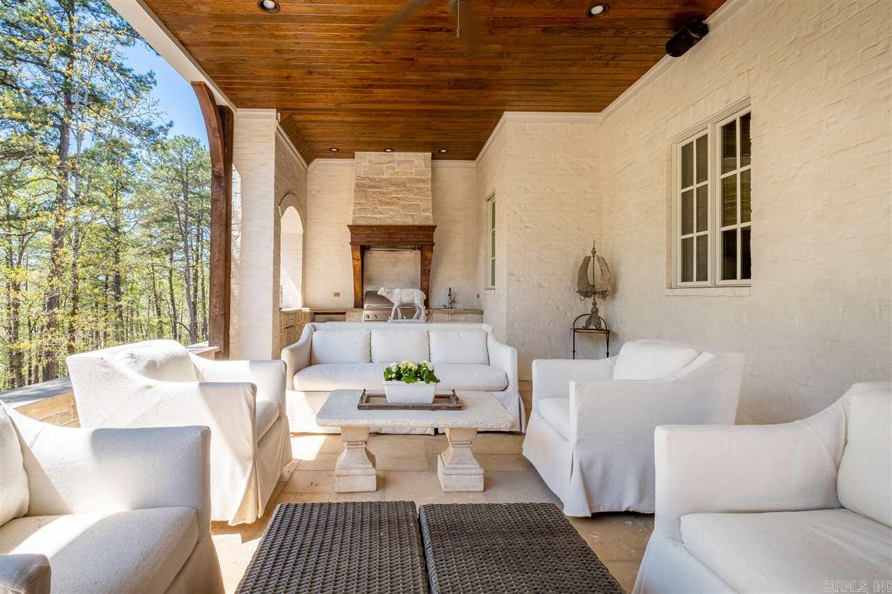 CHENAL DOWNS - Residential