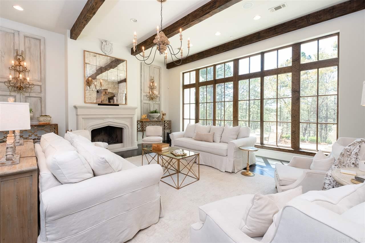 CHENAL DOWNS - Residential