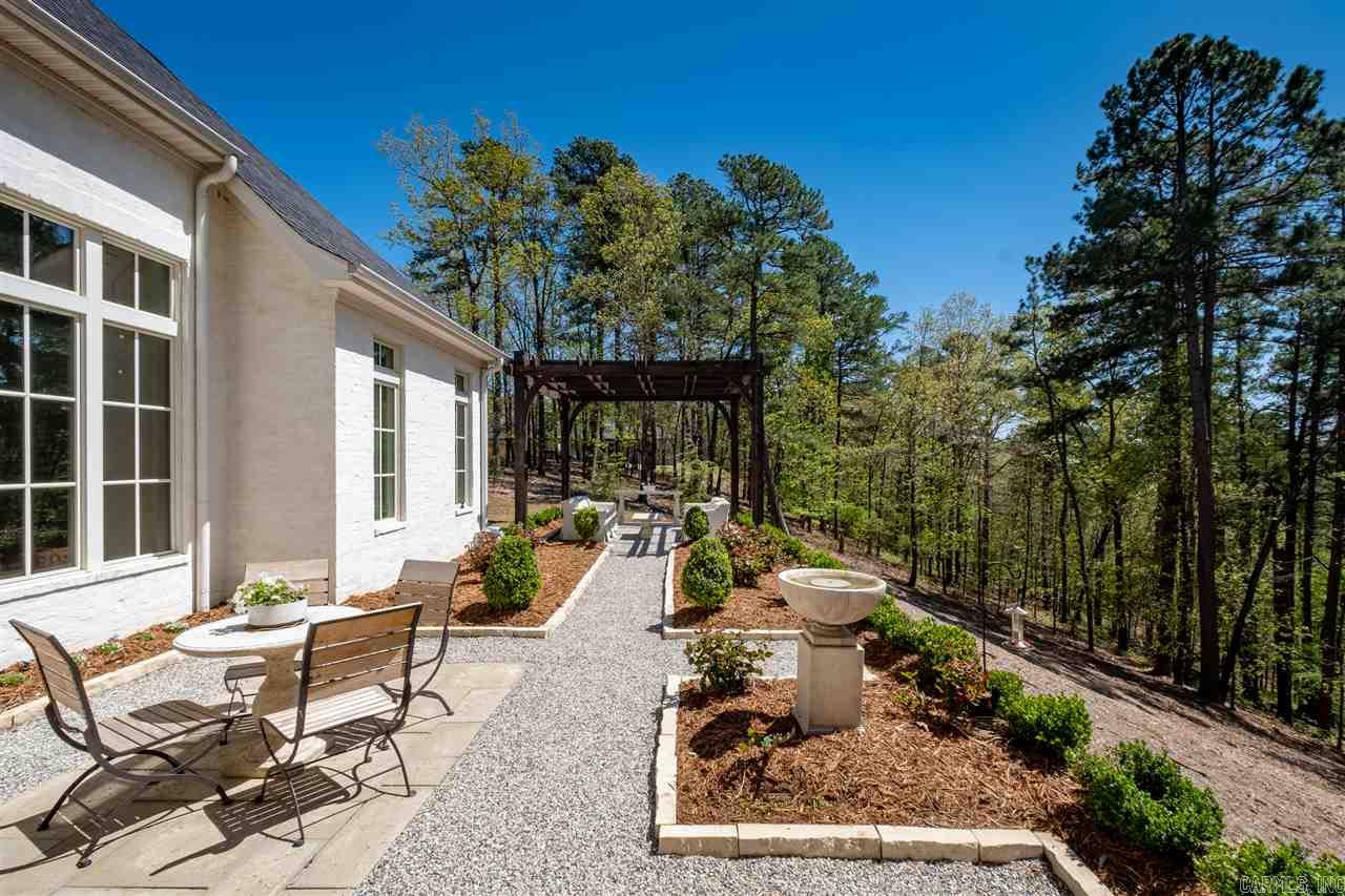 CHENAL DOWNS - Residential