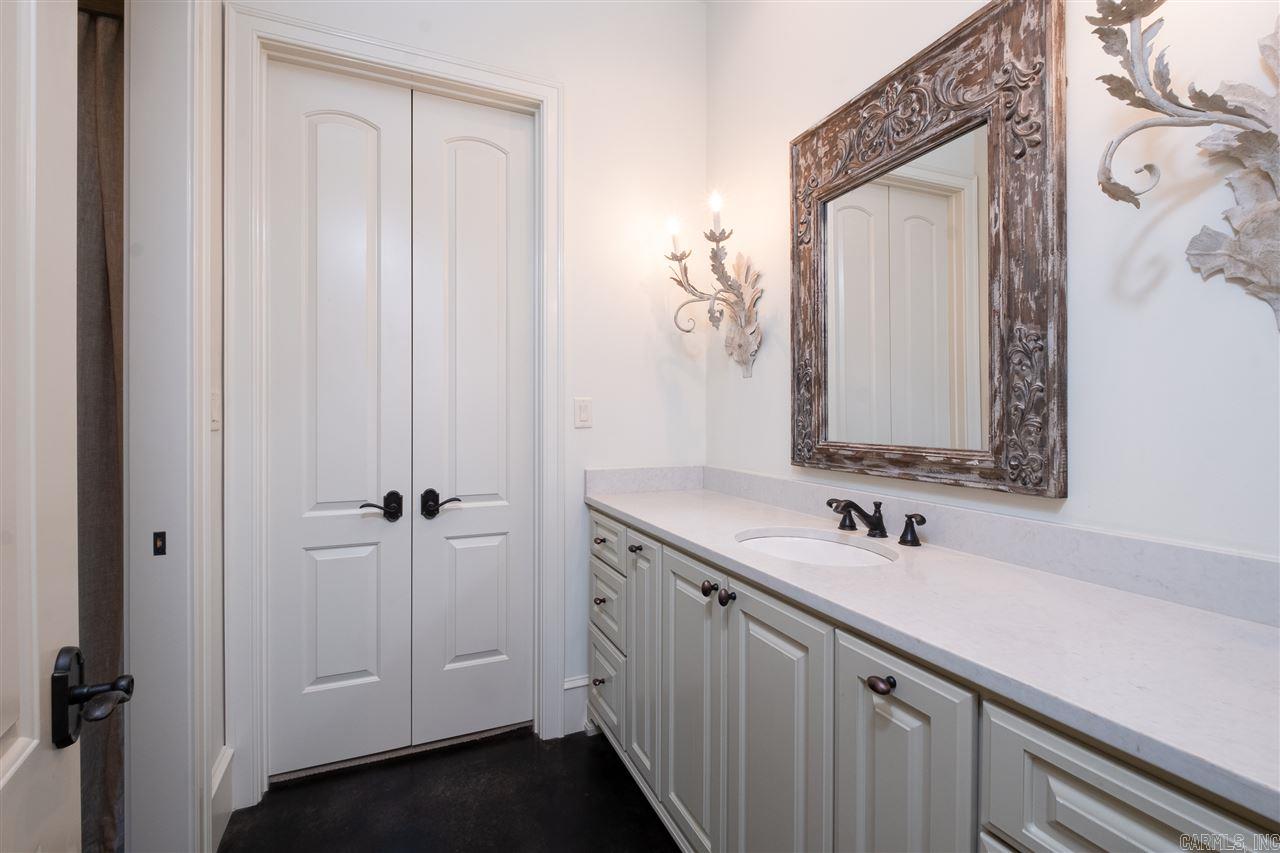 CHENAL DOWNS - Residential