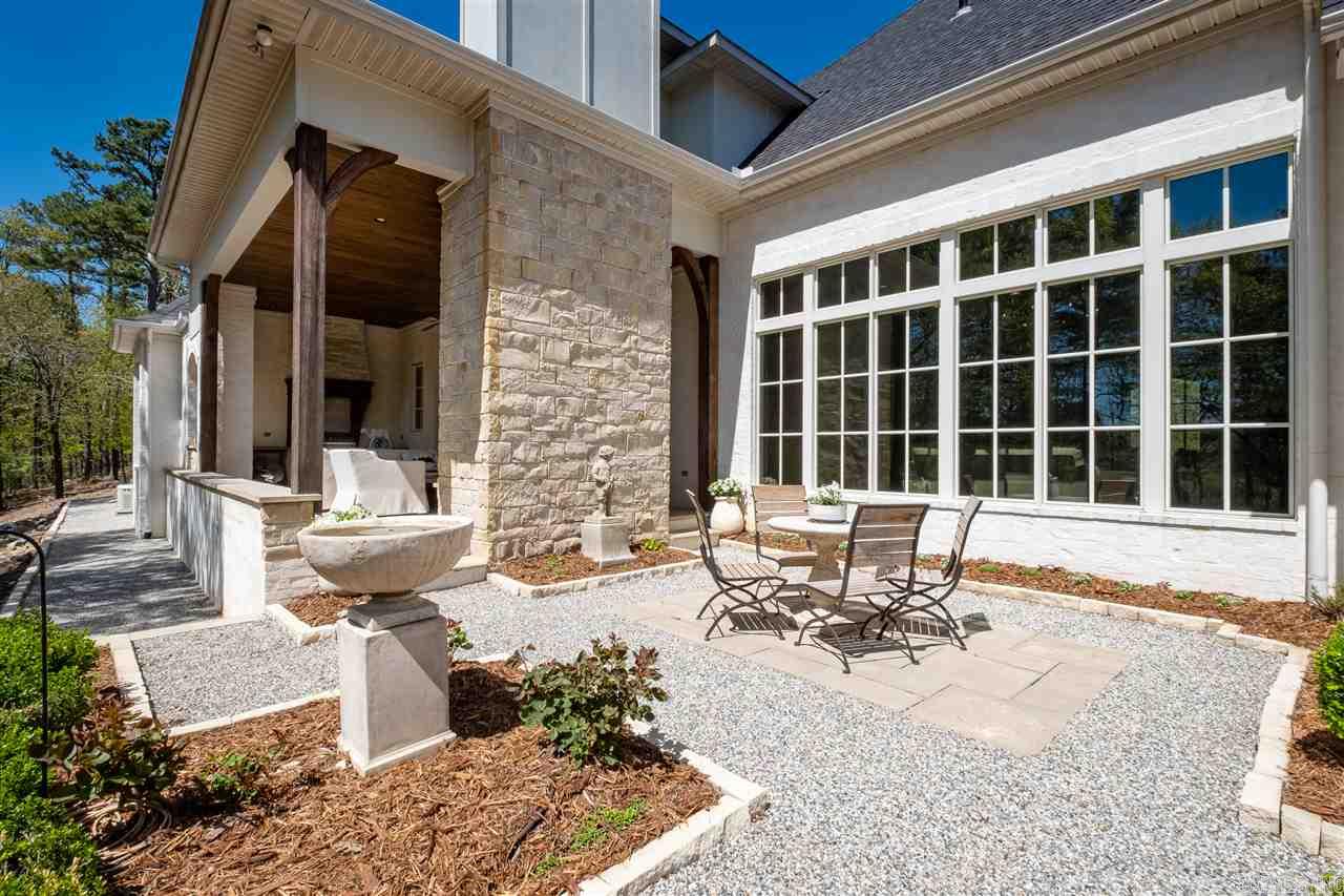 CHENAL DOWNS - Residential