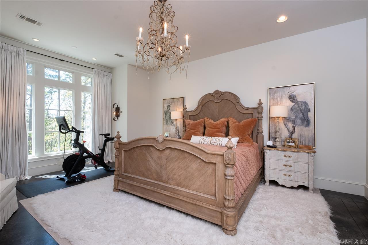 CHENAL DOWNS - Residential