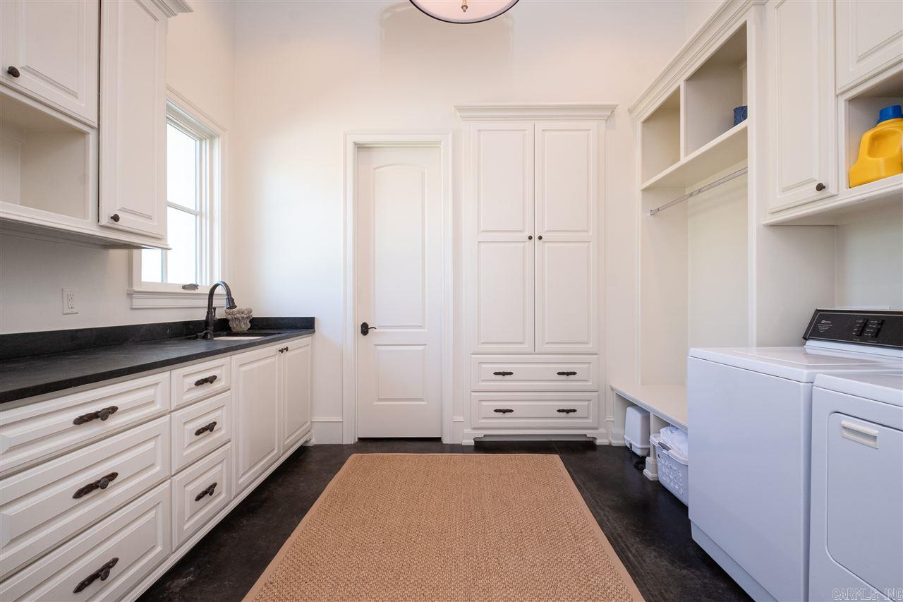 CHENAL DOWNS - Residential