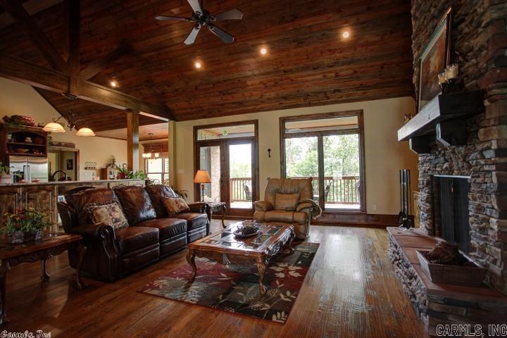 WOODLANDS EDGE - Residential