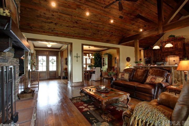 WOODLANDS EDGE - Residential