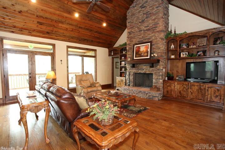 WOODLANDS EDGE - Residential