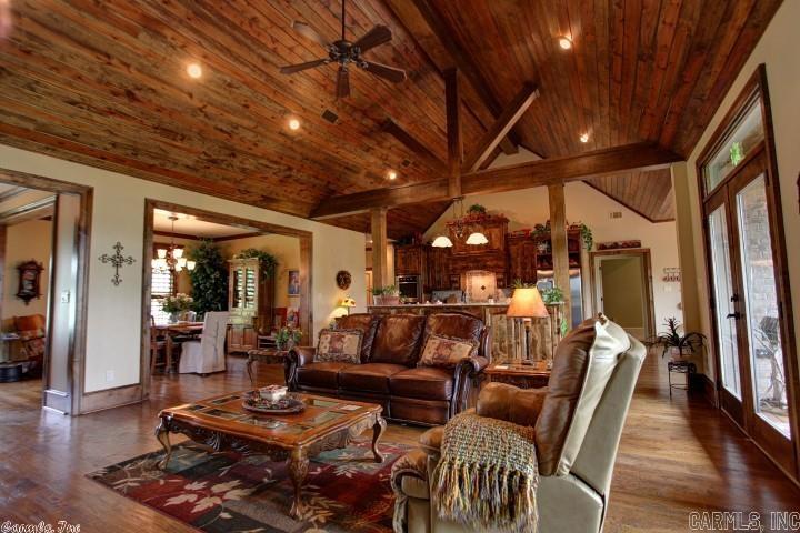 WOODLANDS EDGE - Residential
