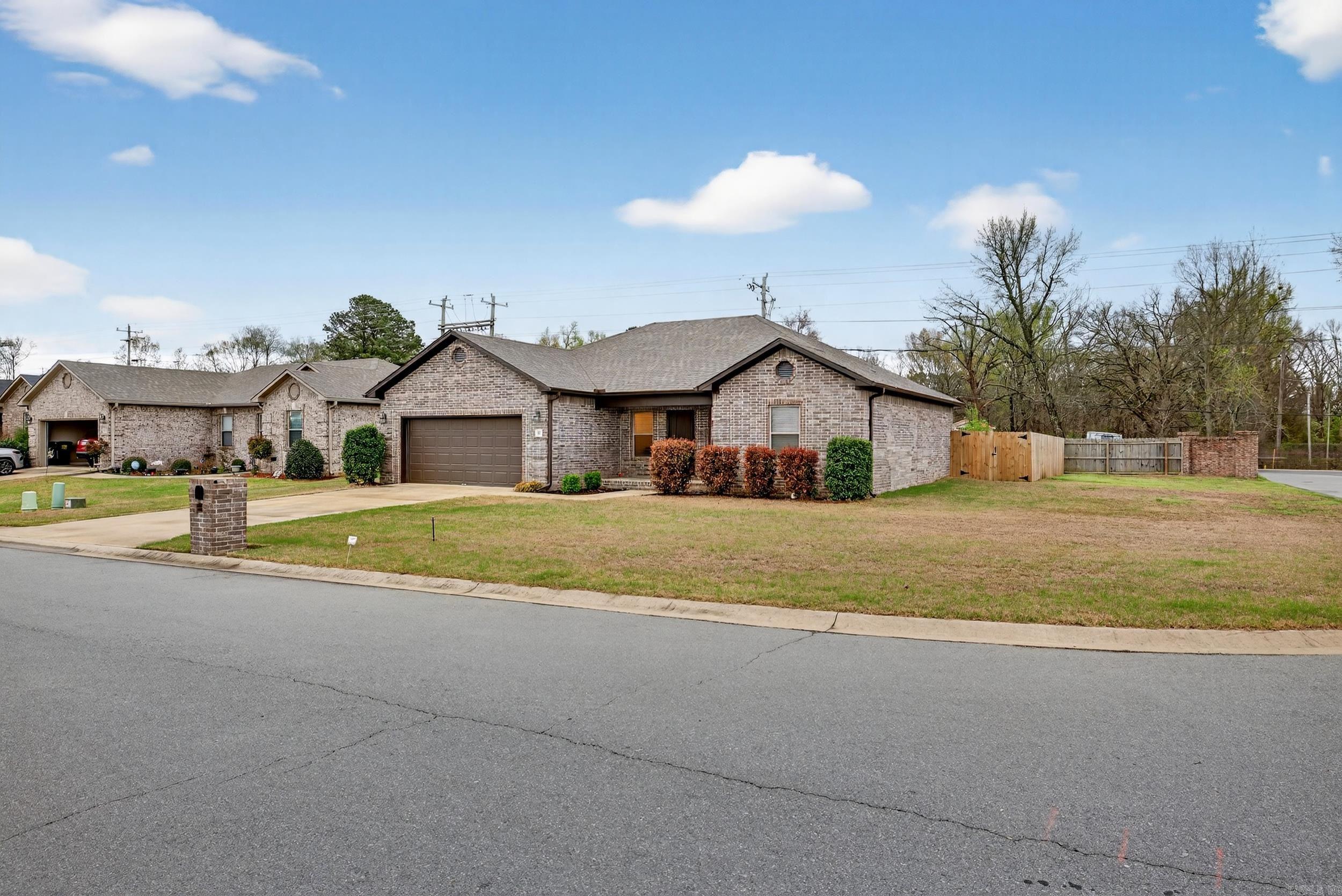 HUNTINGTON PLACE - Residential