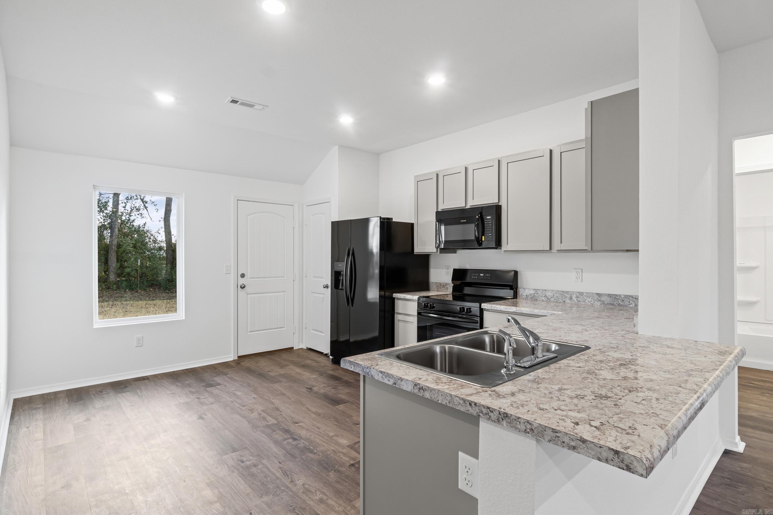 TRAMMEL ESTATES - Residential