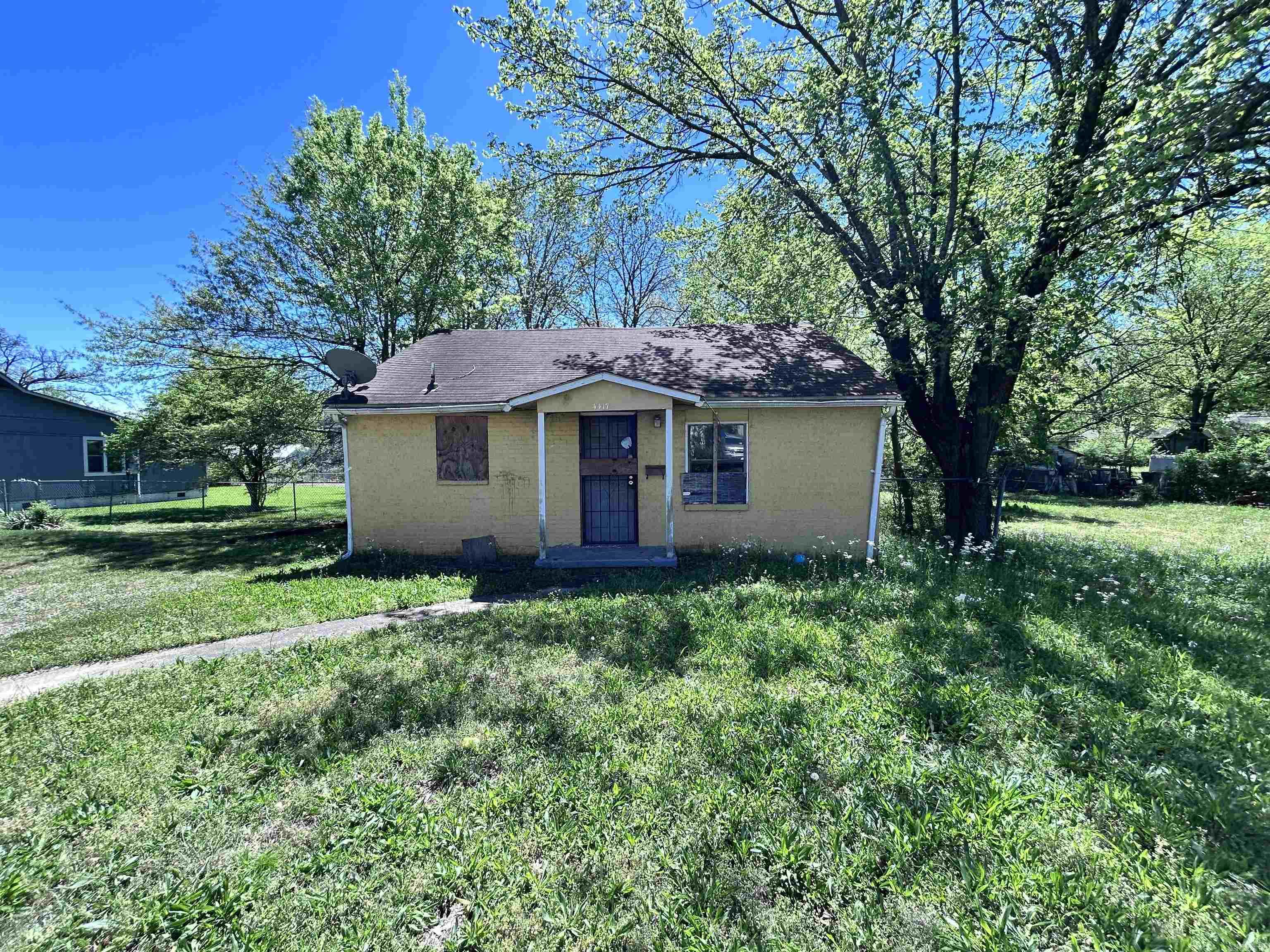 Investor special in Little Rock. This property is being sold as is and presents a great opportunity for the right buyer looking for their next project. The home is a burn out and will require significant work, so please use extreme caution when viewing. Enter at your own risk. This property is best suited for investors, builders, or buyers looking for a full renovation or redevelopment opportunity. Agents see showing remarks.