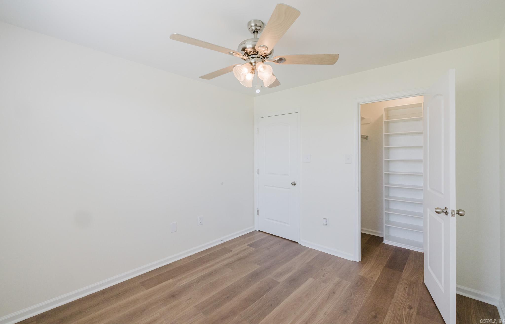 KINGS CROSSING - Residential