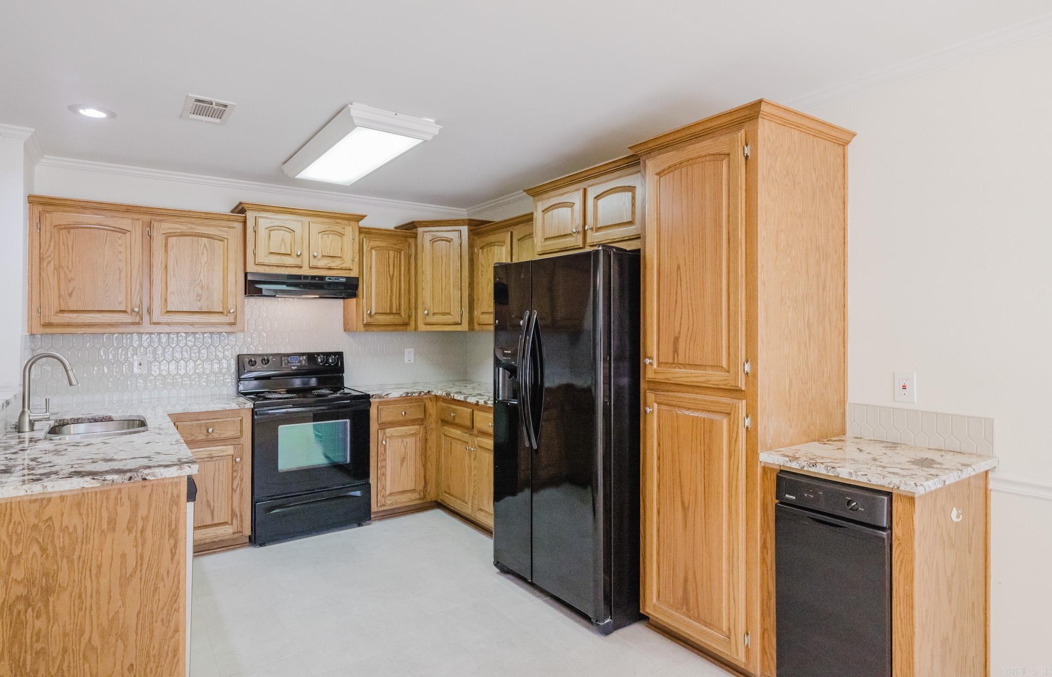 KINGS CROSSING - Residential