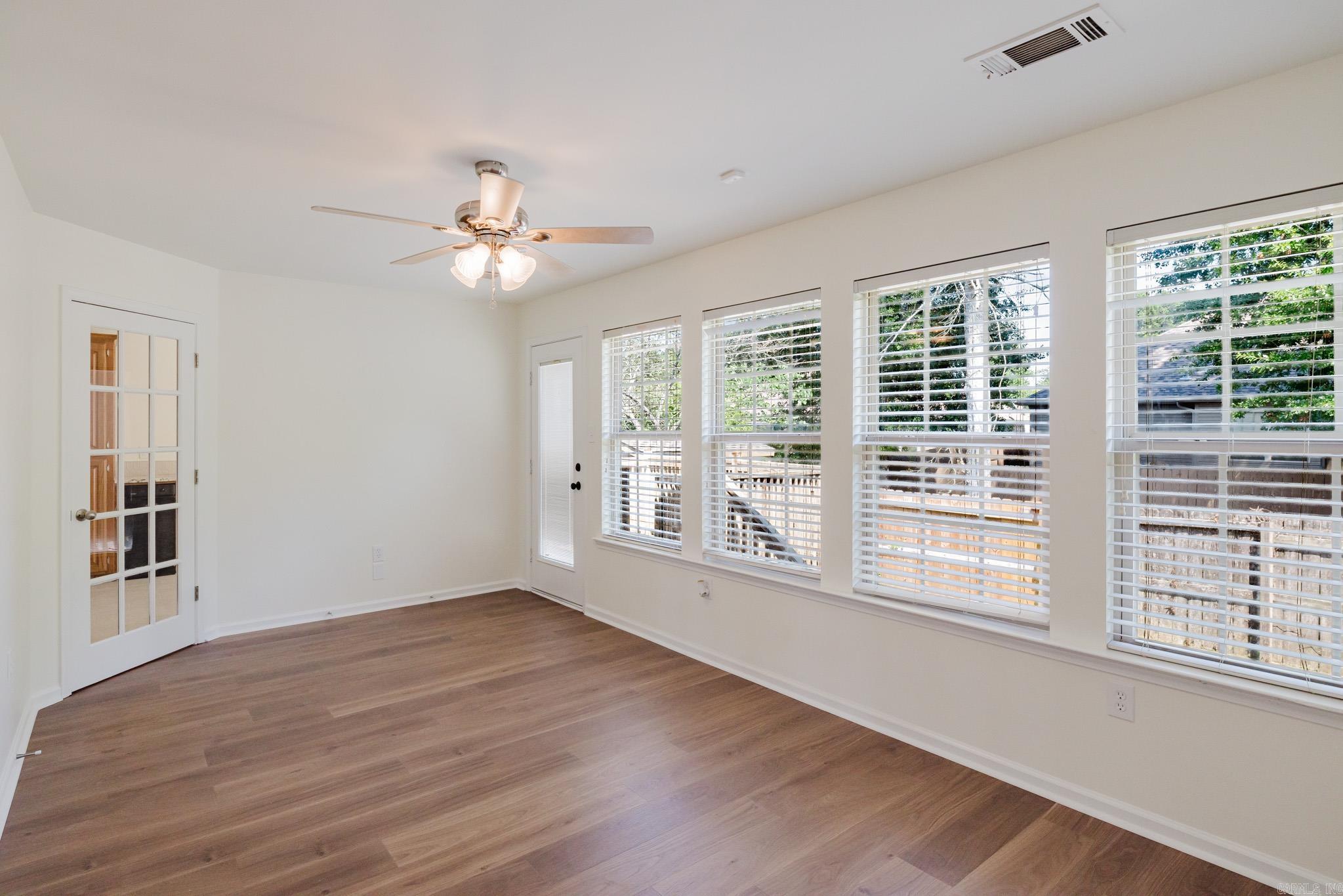 KINGS CROSSING - Residential
