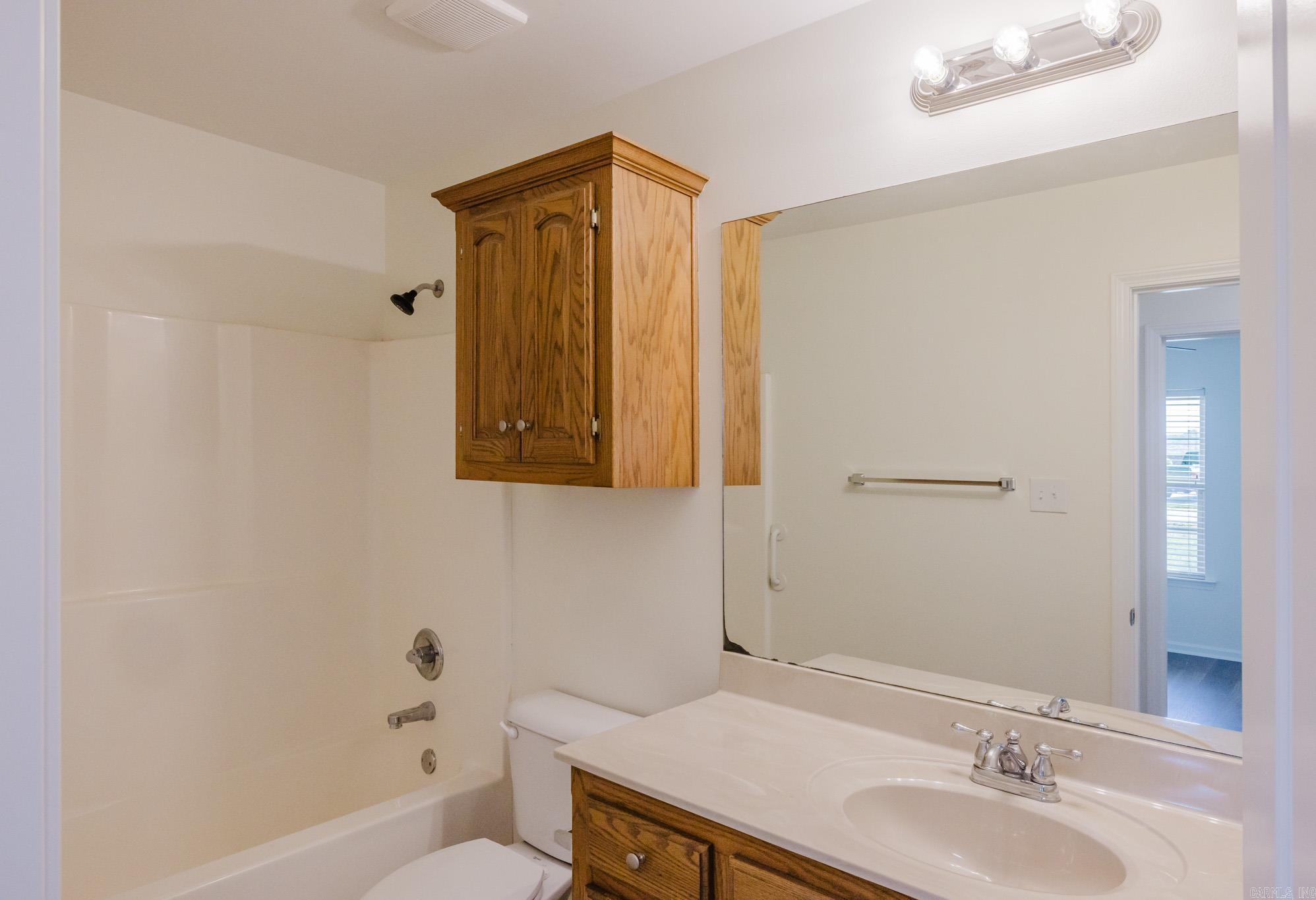 KINGS CROSSING - Residential