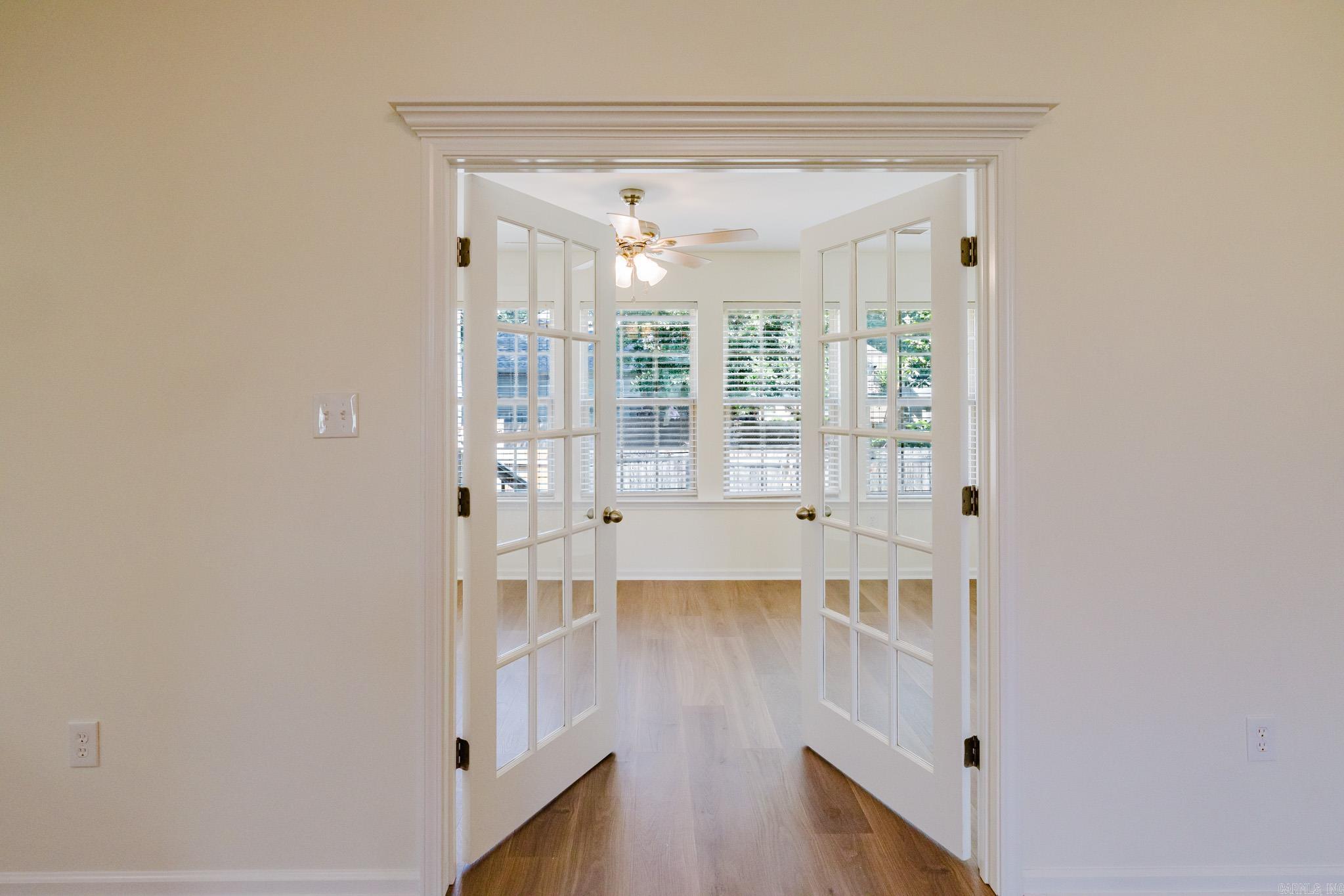 KINGS CROSSING - Residential
